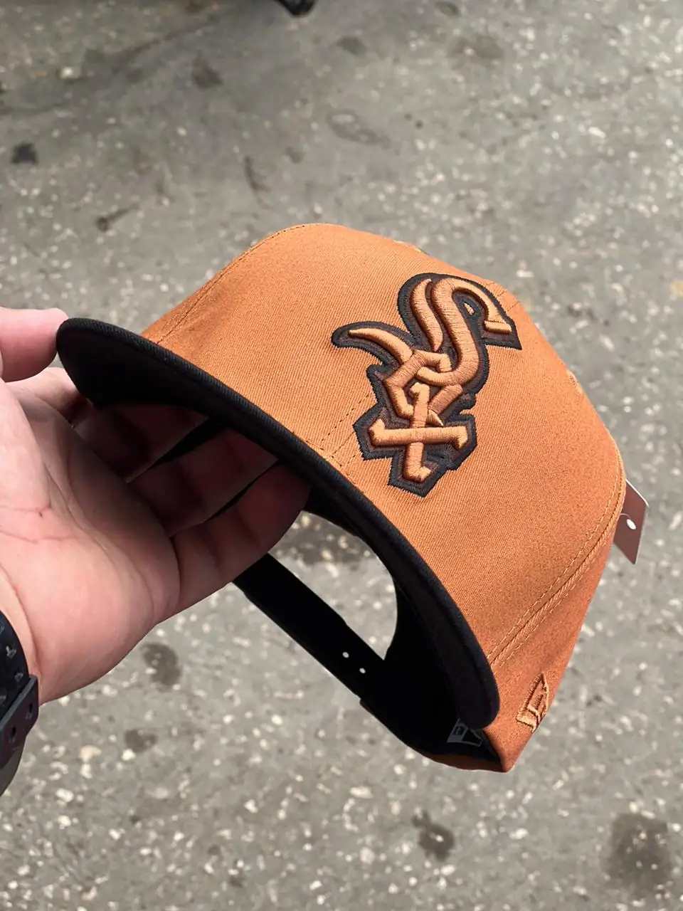 Caps