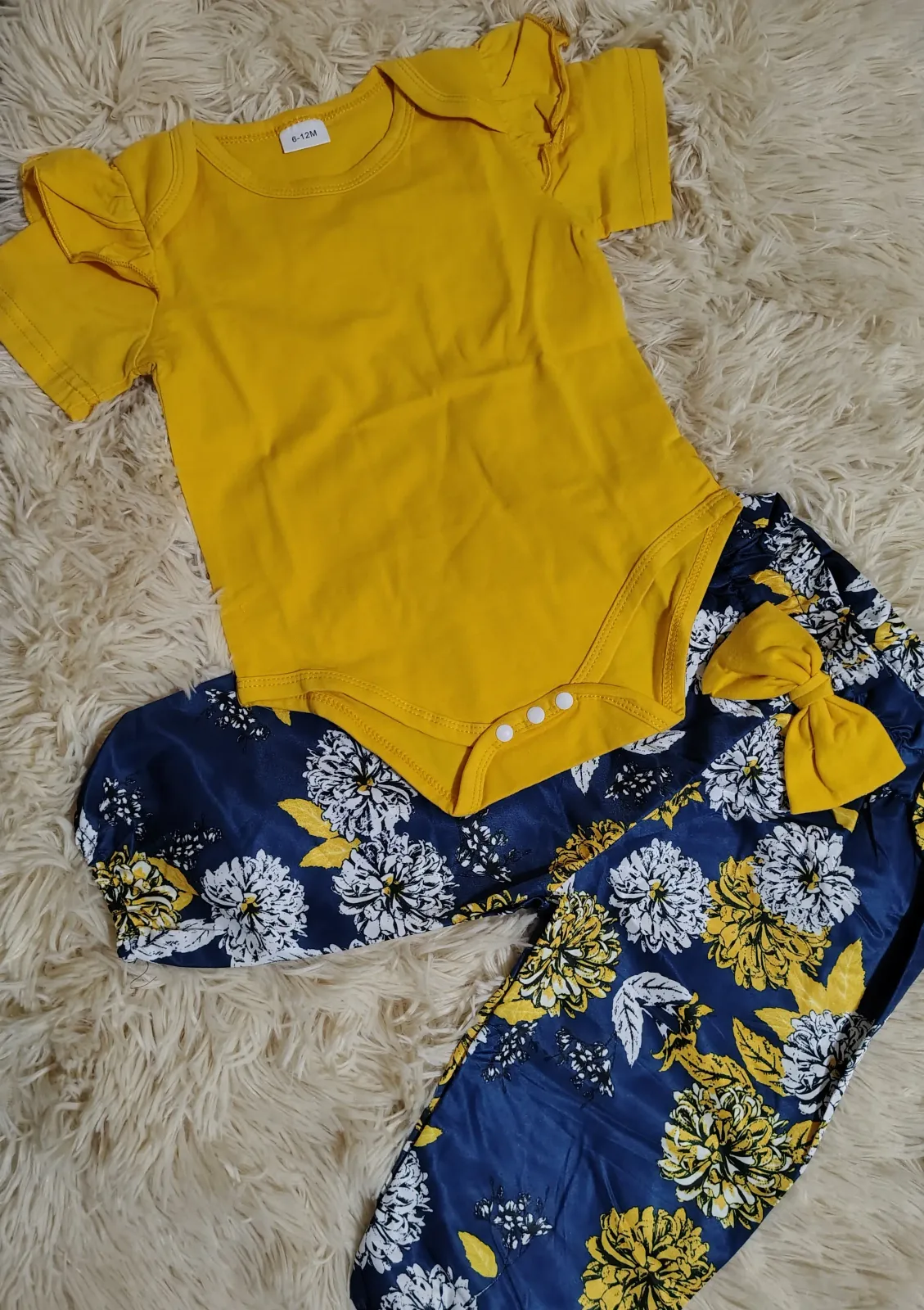 Conjunto body amarillo y bombacha 