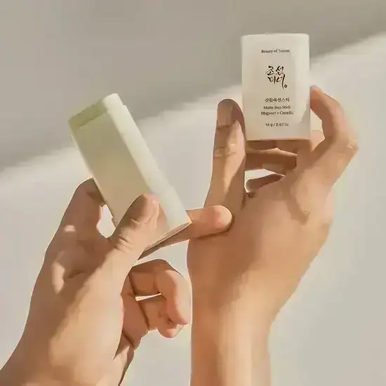 Protector Solar En Barra - Matte Sun Stick: Mugwort + Camelia SPF50 PA++++ 18g 2