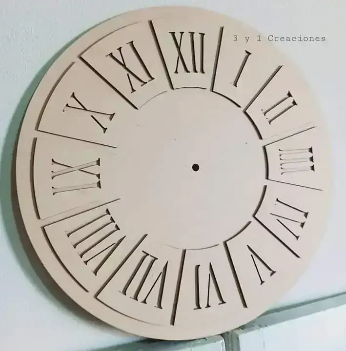 RELOJ ROMANO PIEZAS CALADAS  2