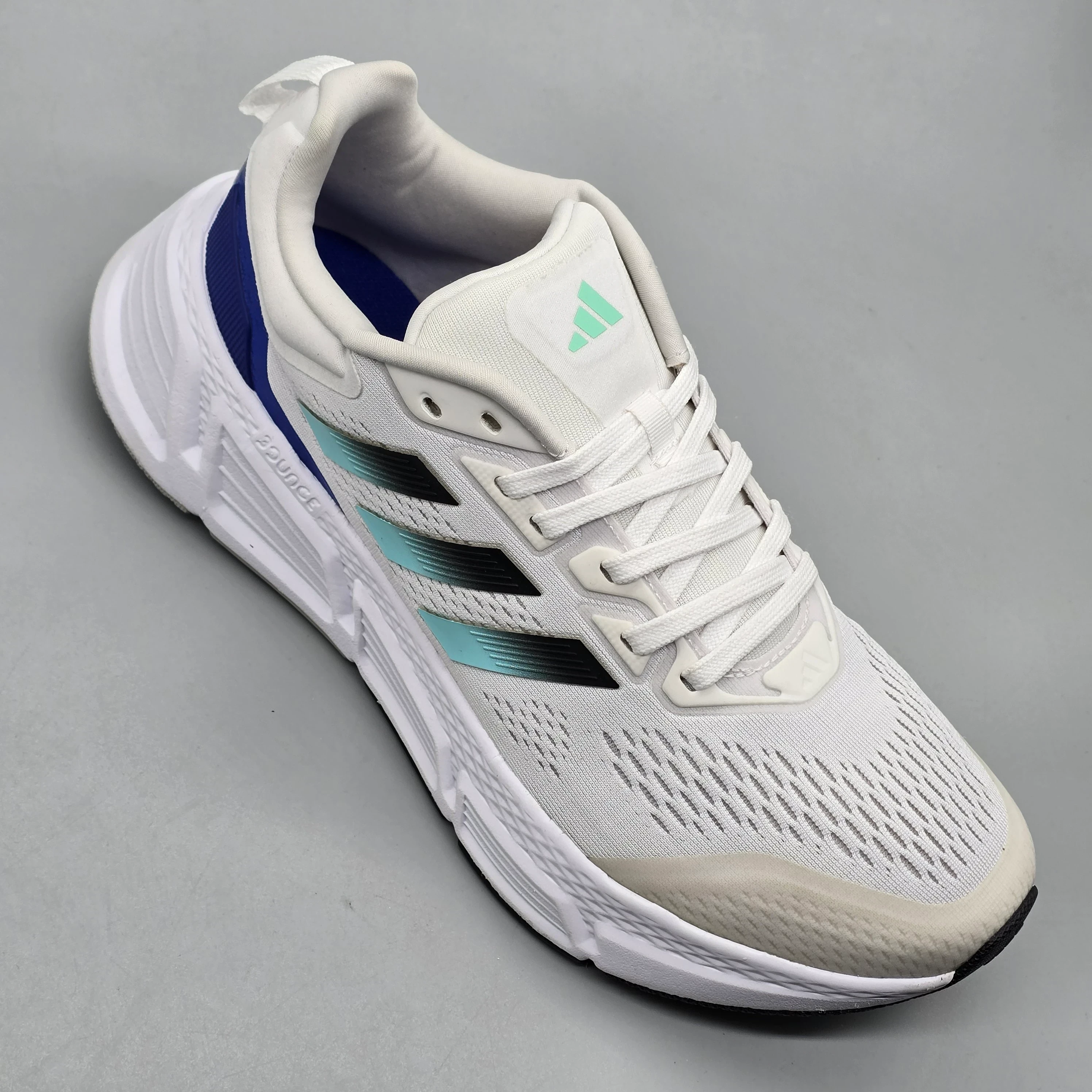ADIDAS QUESTAR 3