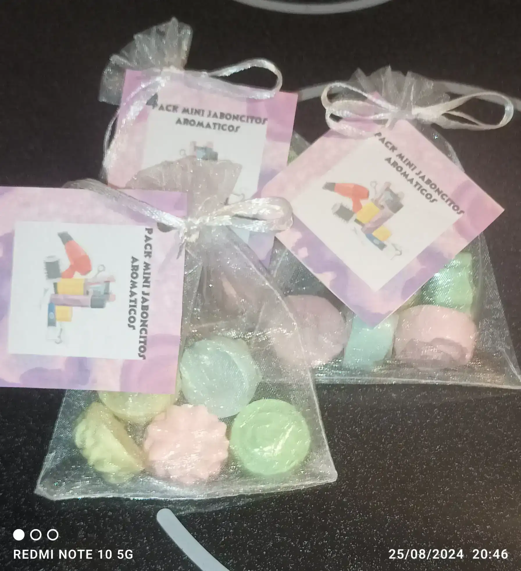 Pack de 5 mini jabones flores o corazones souveniles aromáticos  3