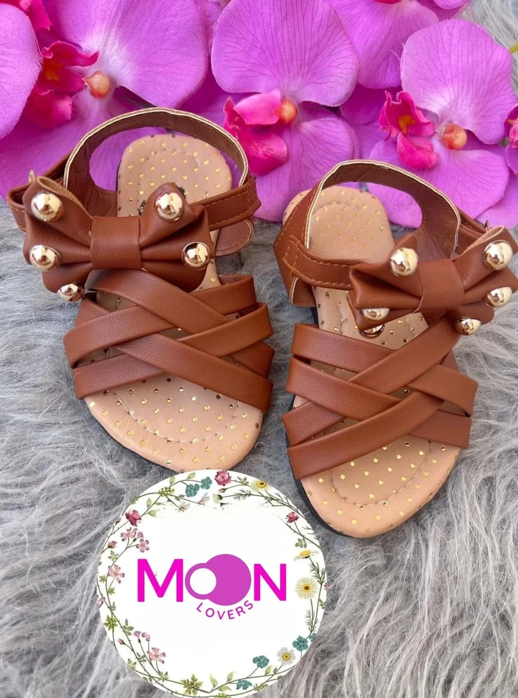 Mod.875 Sandalia niña cafe con moño estoperoles 