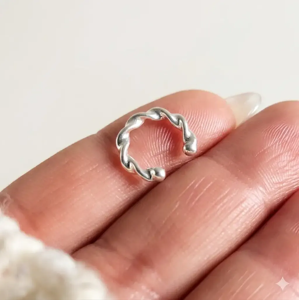Ear cuff 01