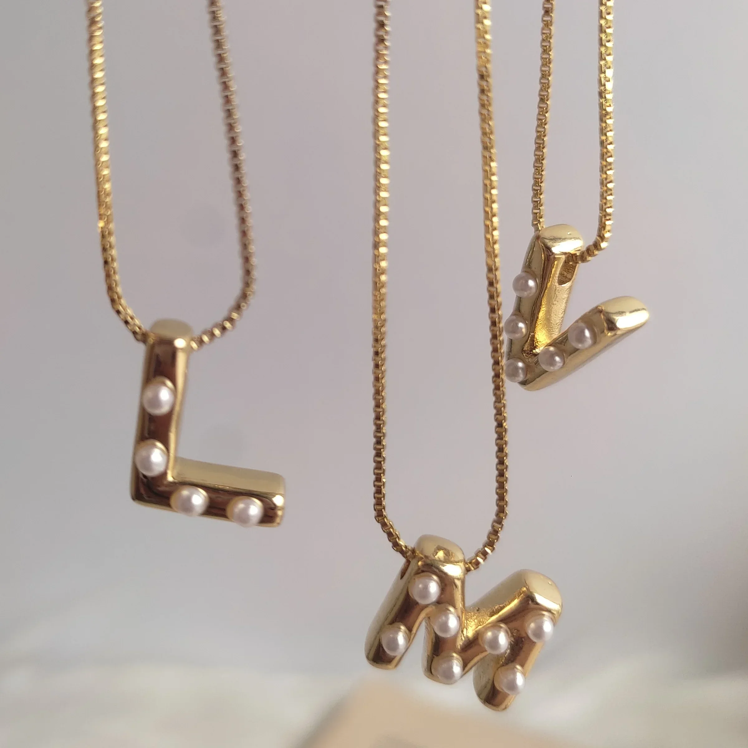 CADENA LETRA PERLAS