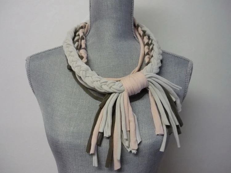 Collar de Trapillo con trenzas