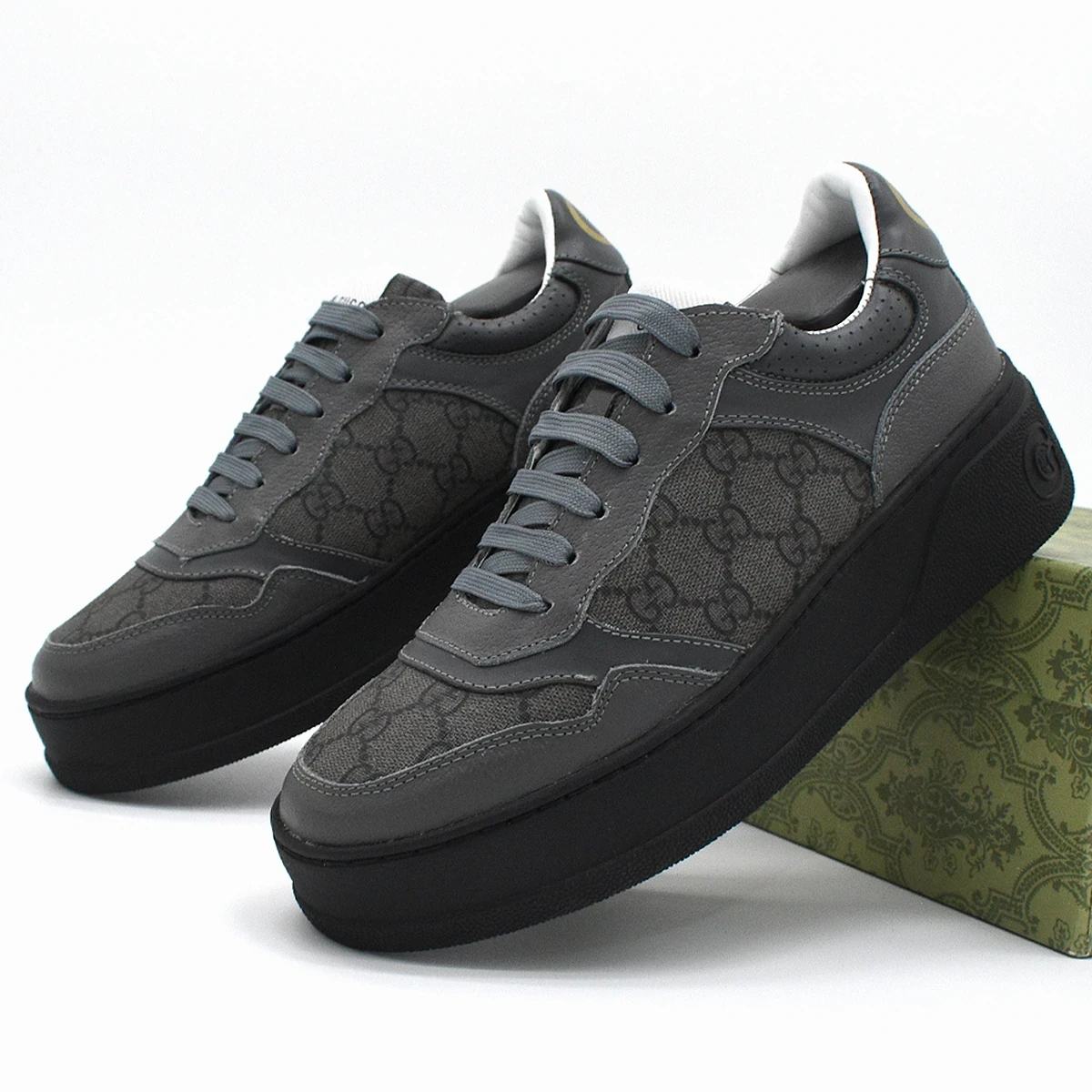Zapatilla Gucci Lace Up GG Monogram Gris
