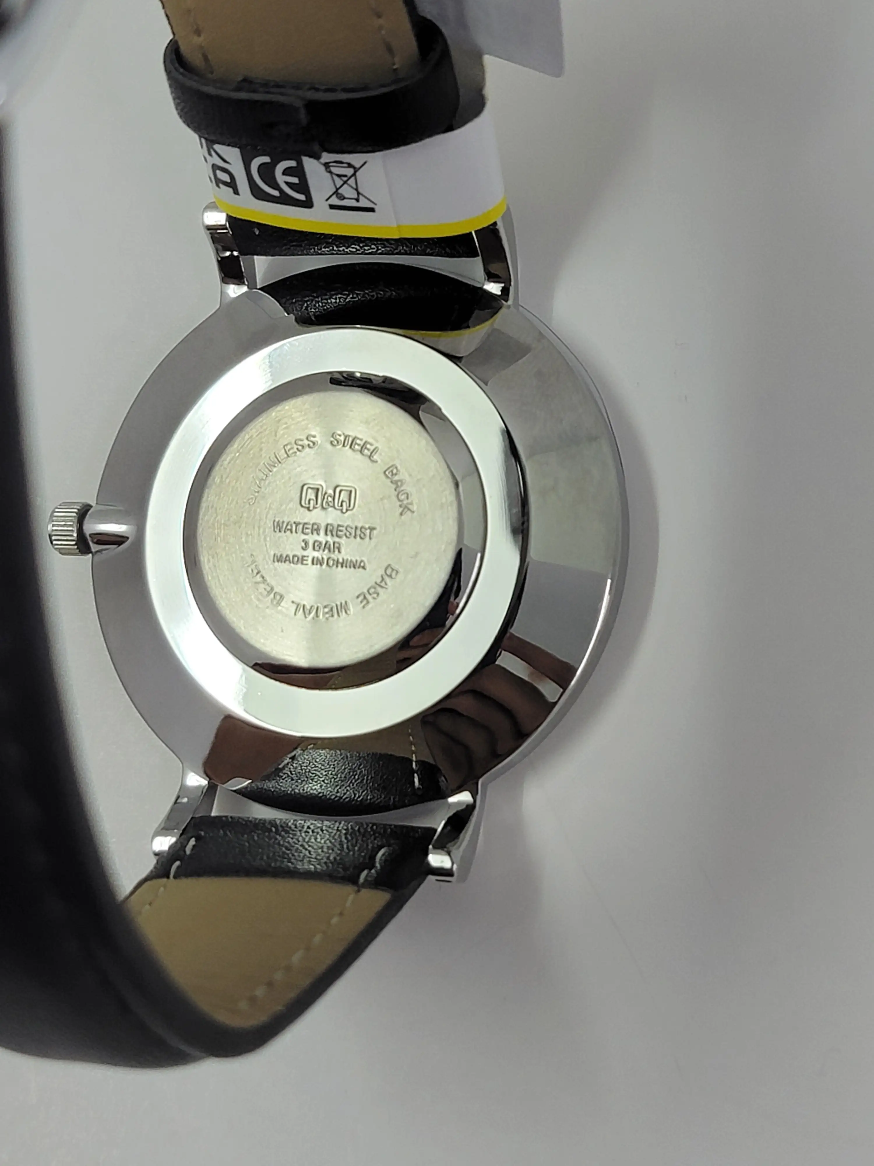 RELOJ Q&Q CUERO 4