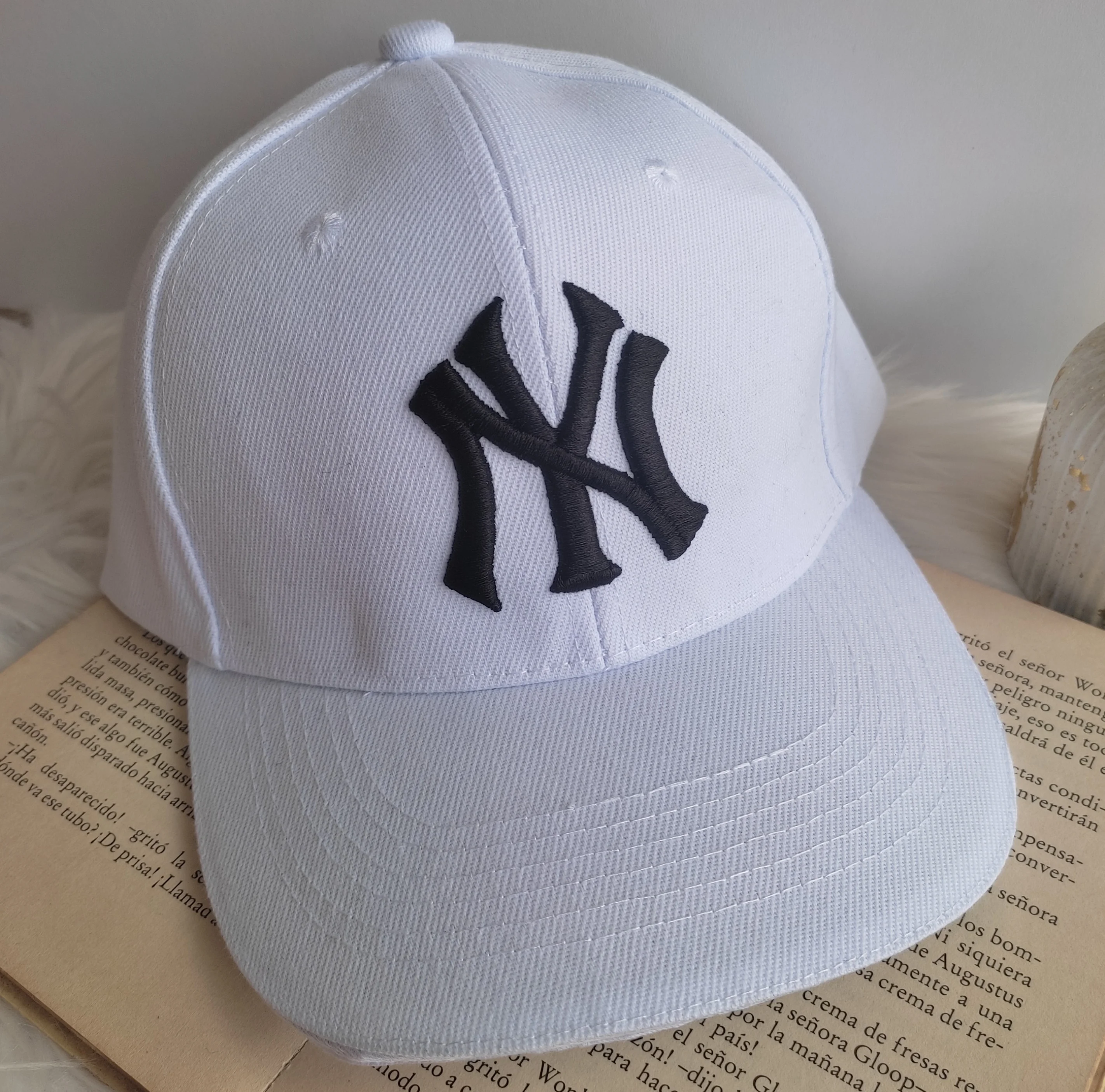 GORRA NY BLANCA