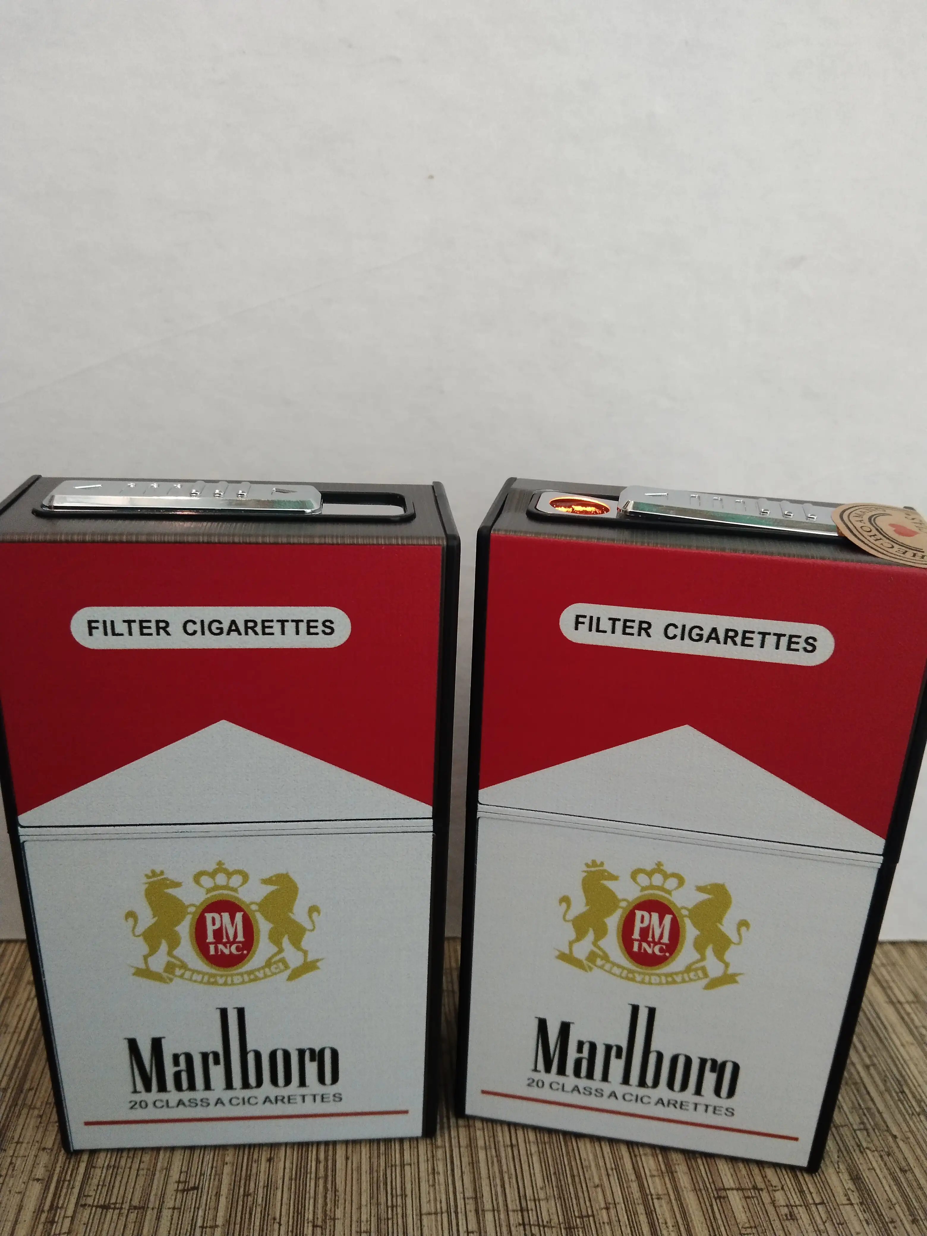 Cigarrera portatil con encendedor electrico  4