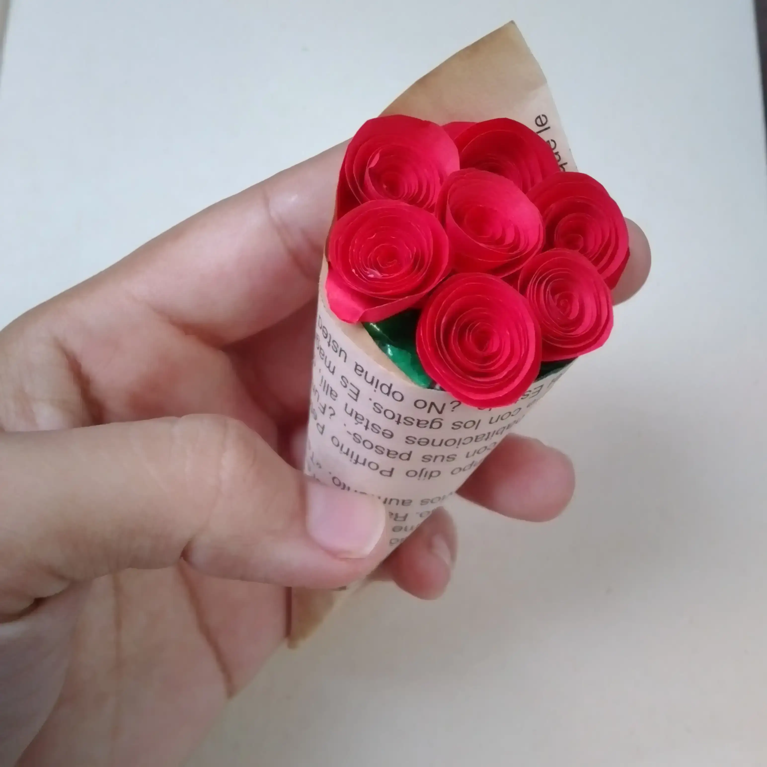 Mini ramo de rosas rojas  2