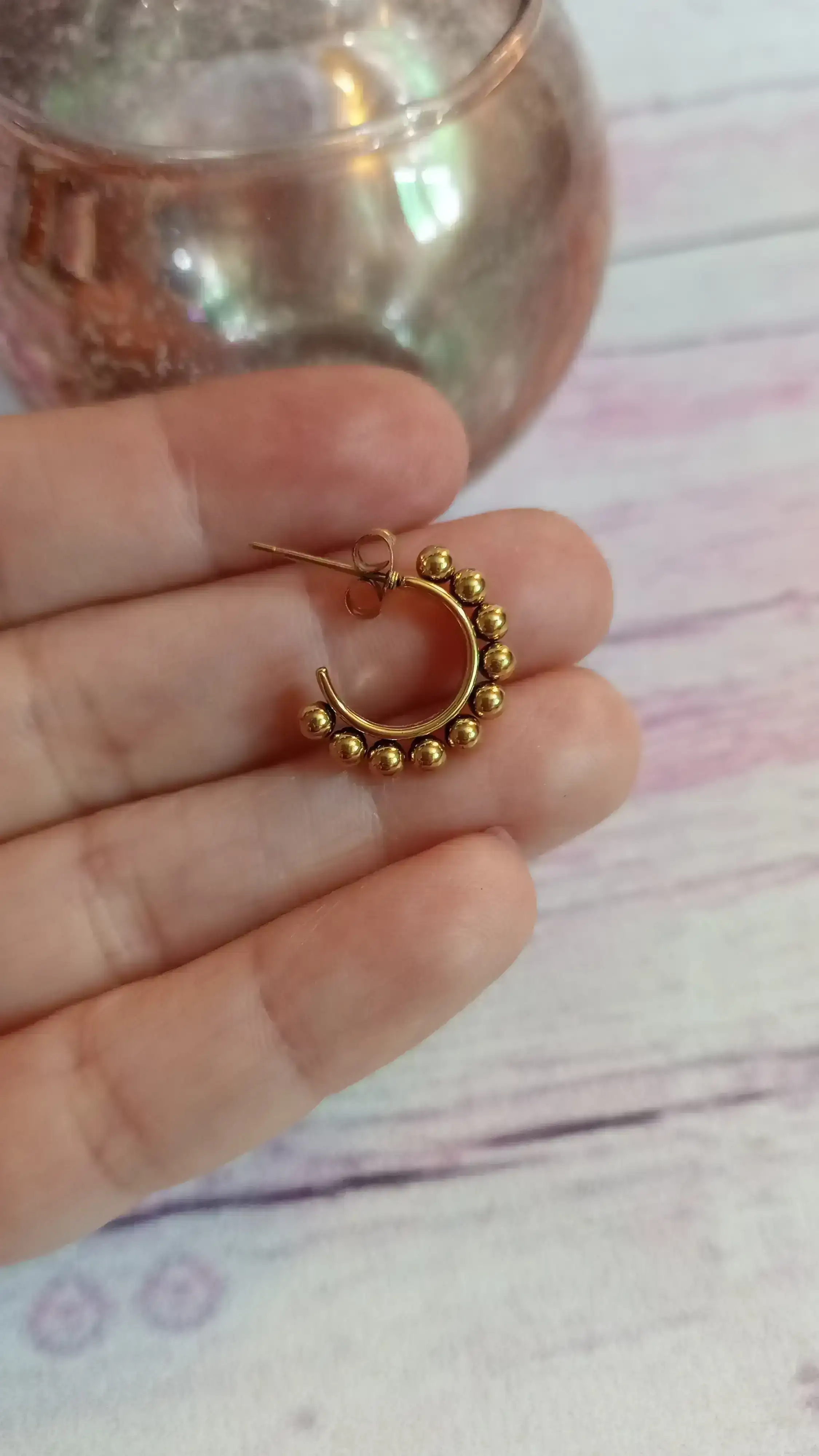Aros pasantes dorados,con bolitas😍 2