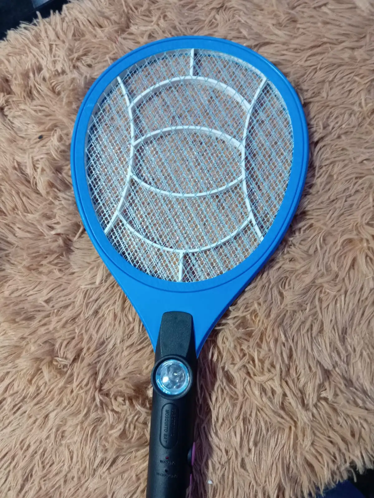 Raqueta mata mosquitos 
