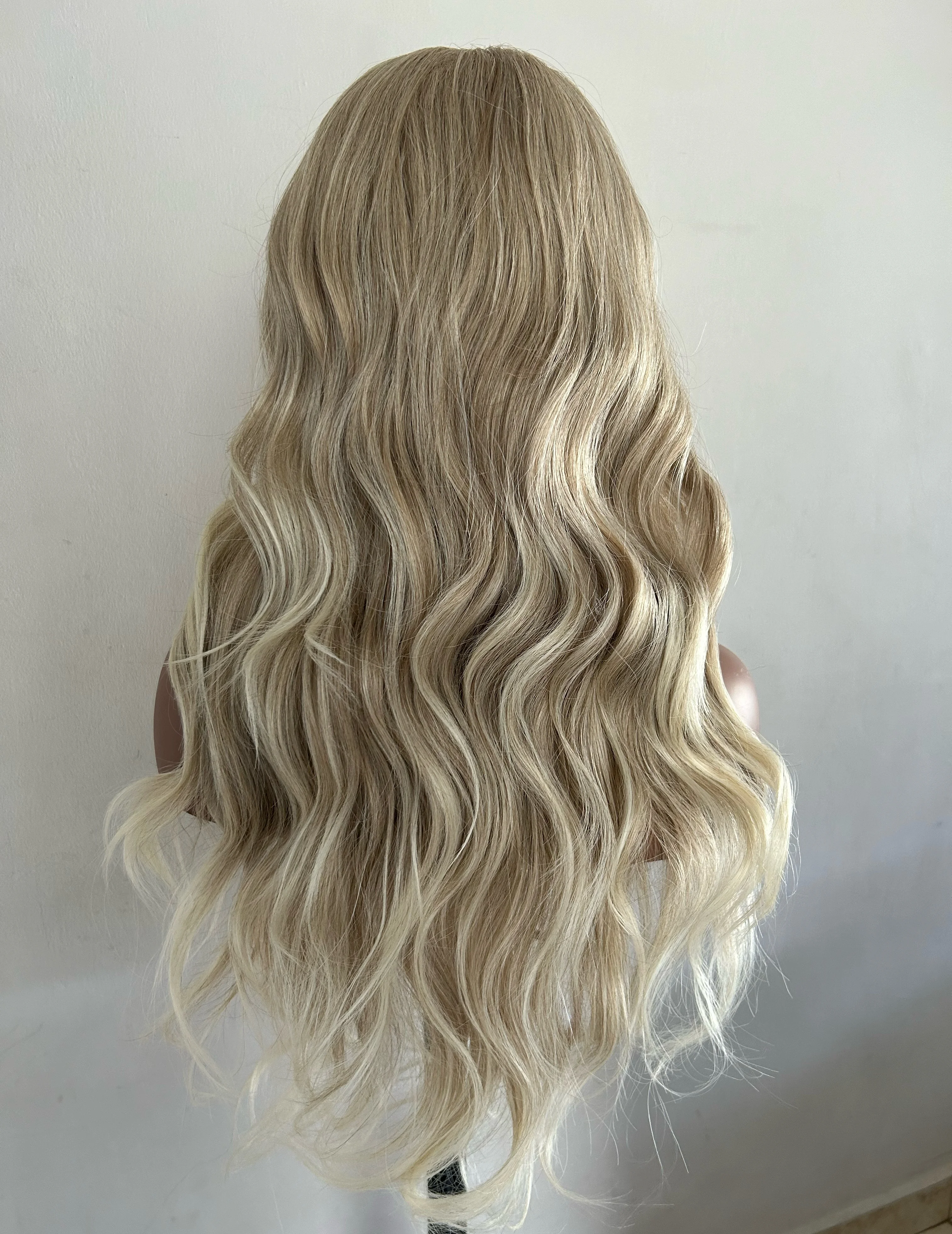 Peluca Rubia con fronta 26”  6