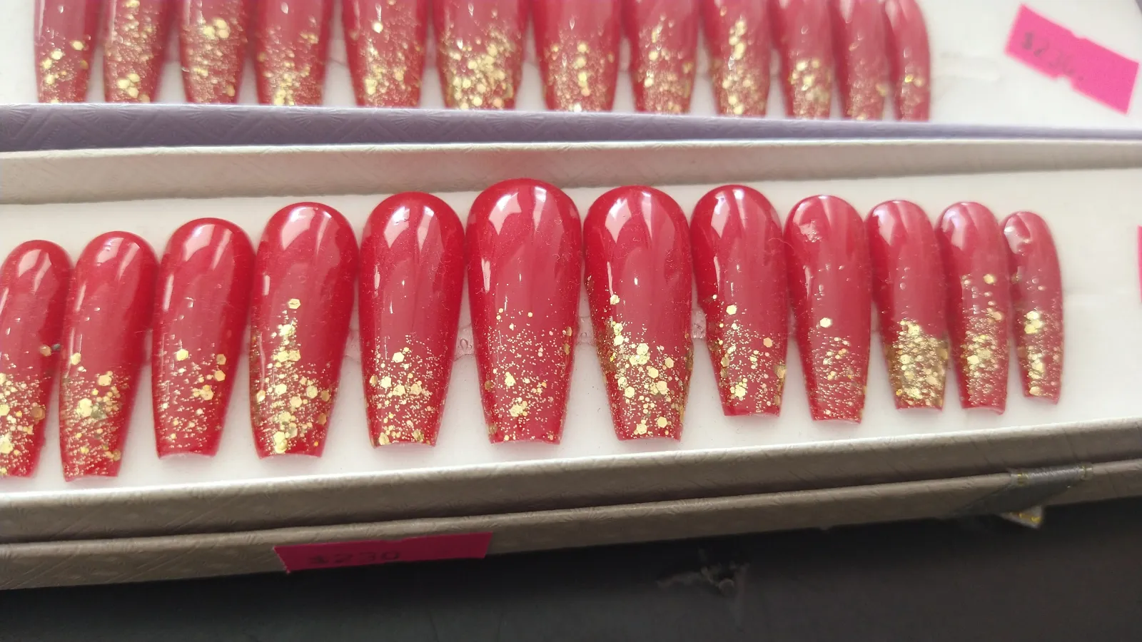 Uñas rojas largas 2