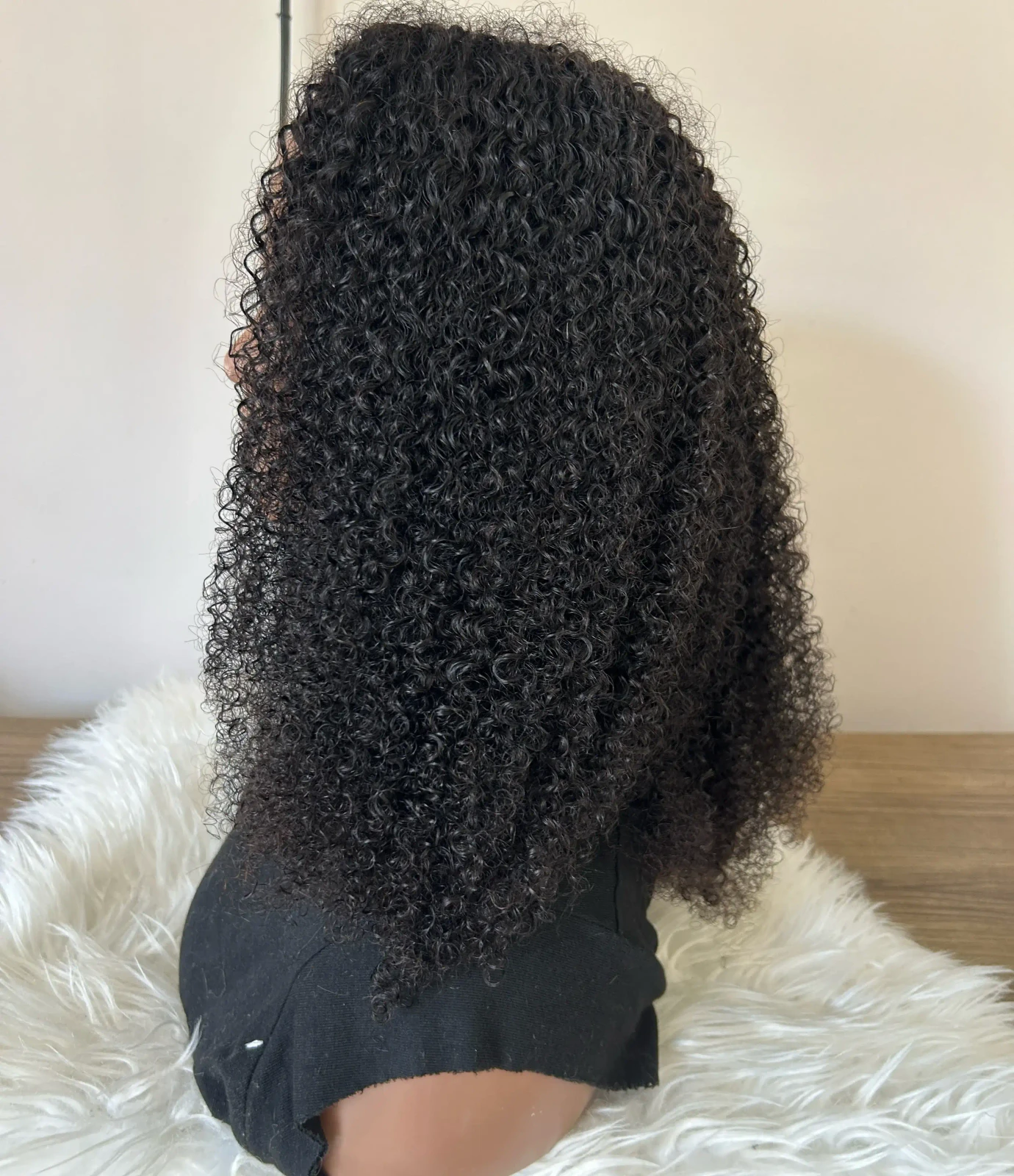 Peluca con diadema kinky Afro de 22” 4
