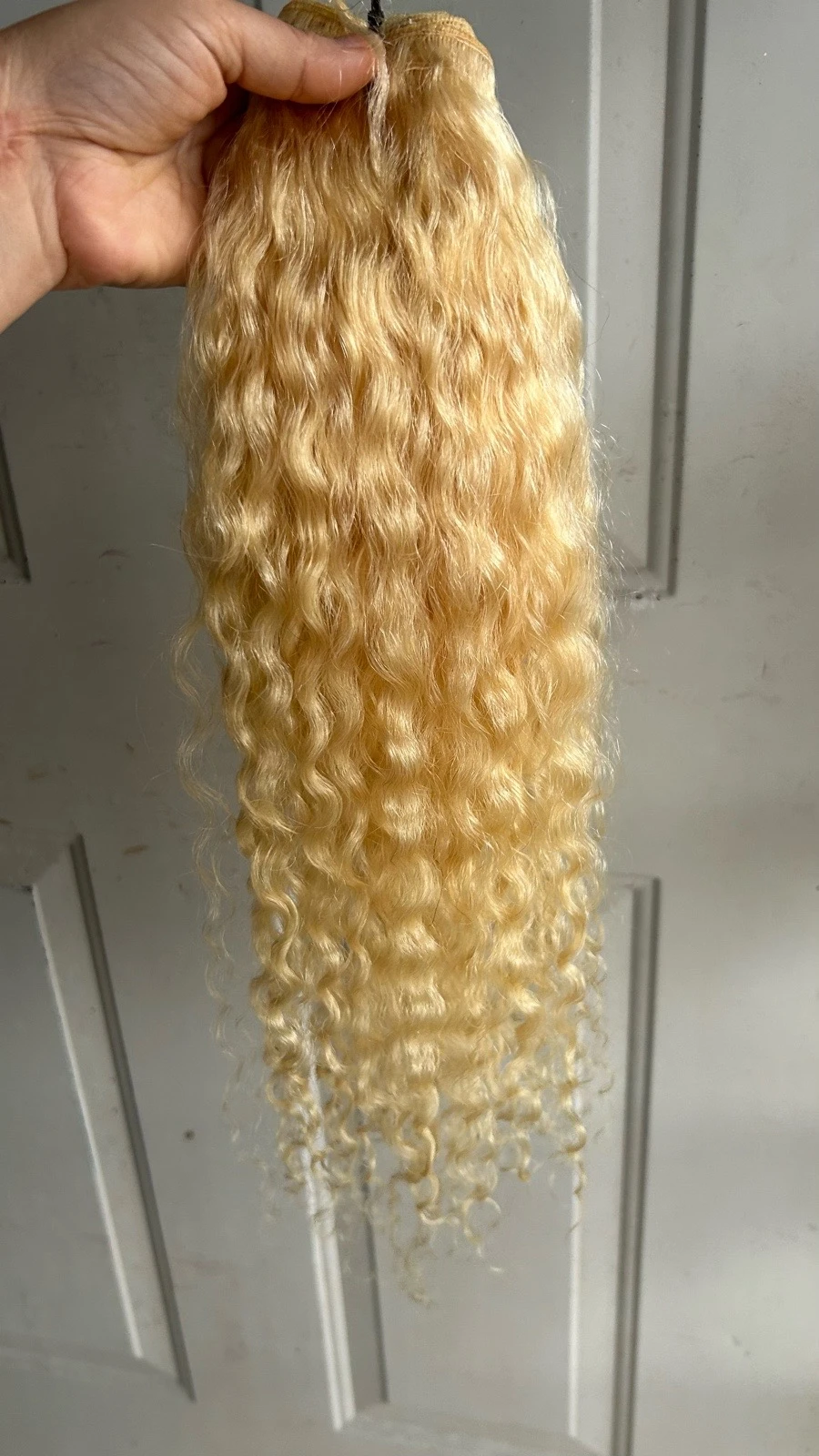 Color #613 Cabello humano rubio onda profunda paquetes  22 pulgadas 70g  2