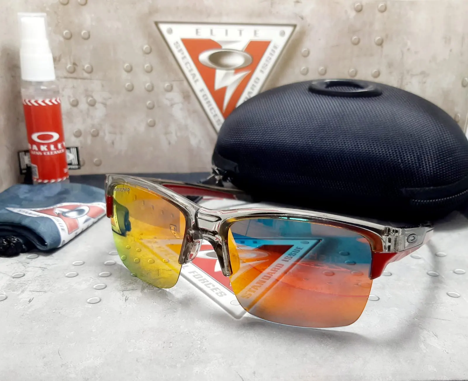 OAKLEY CLIFDEN AAA 5