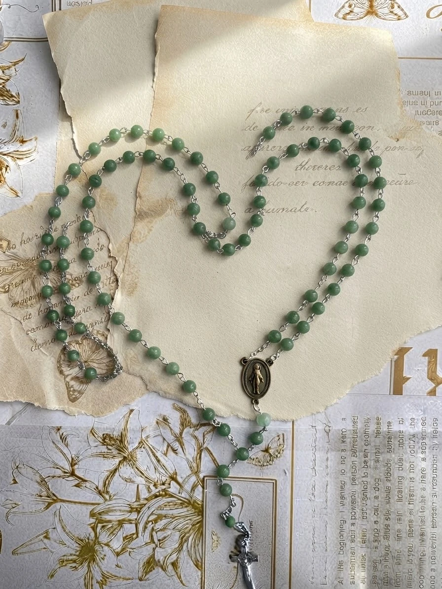 PAQUETE DE 12 ROSARIOS CON ESTUCHE DE CORAZON  3