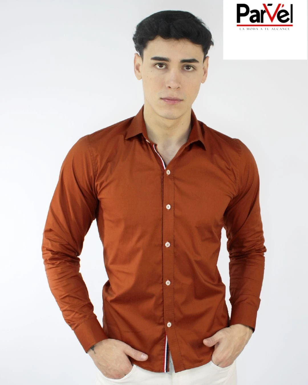 Camisa en popelina alicrada 