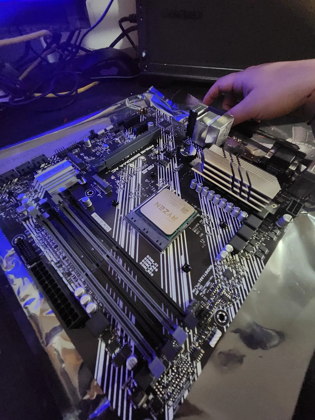 Lenovo AMD Ryzen 3 7320U 3