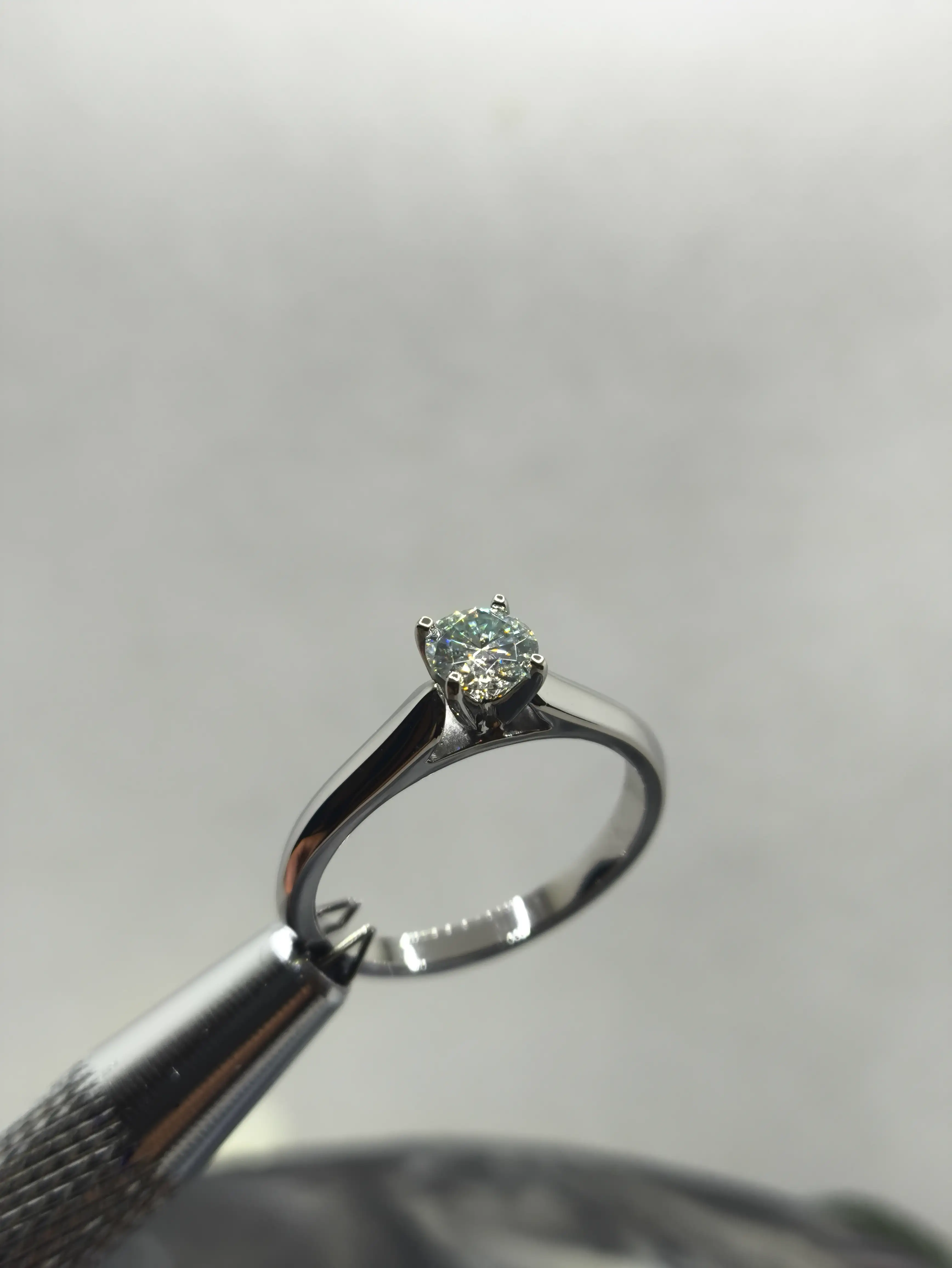 Modelo Roma .50ct Moissanita
