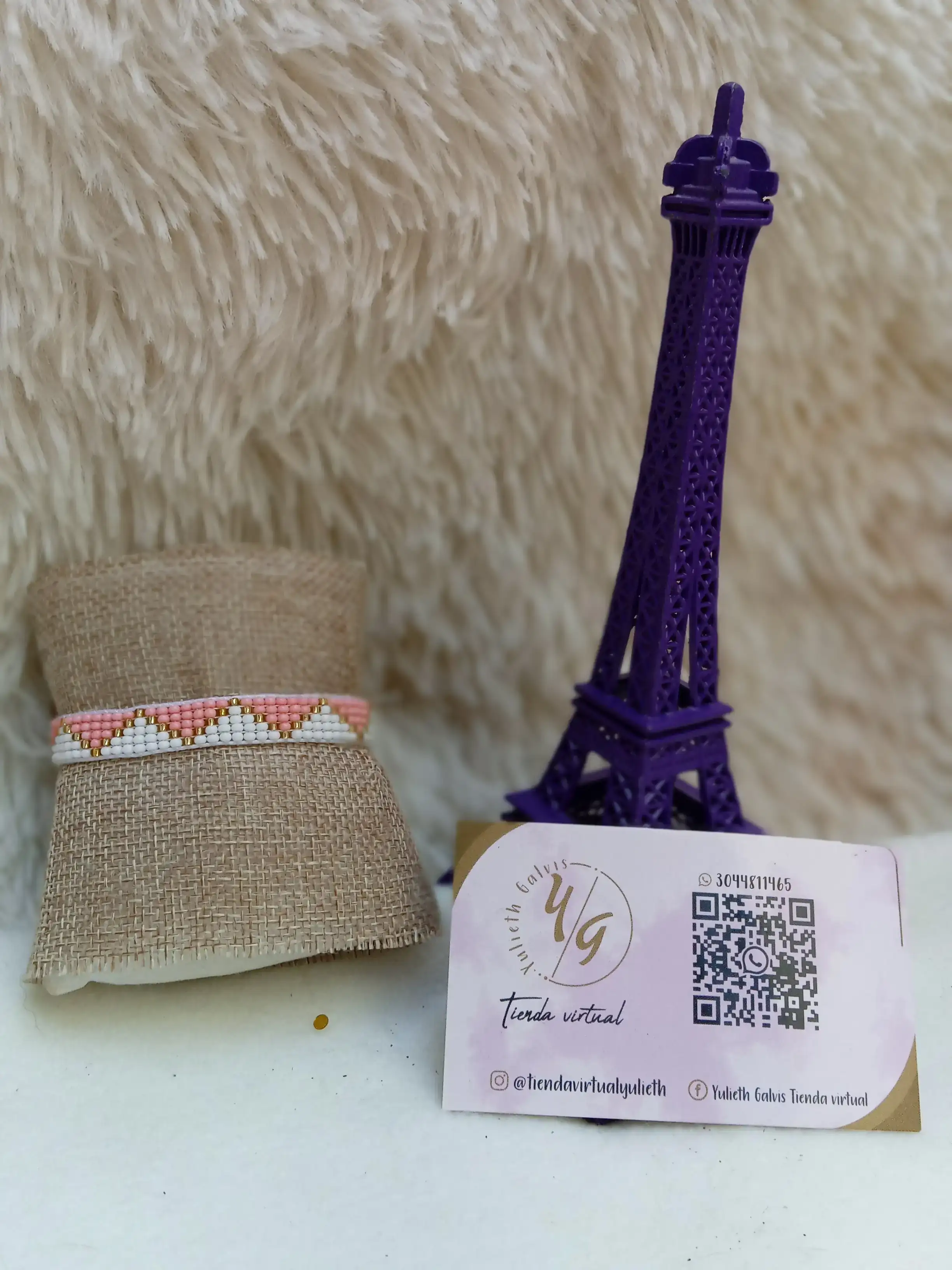 PULSERA TRIÁNGULO ROSA Y BLANCO