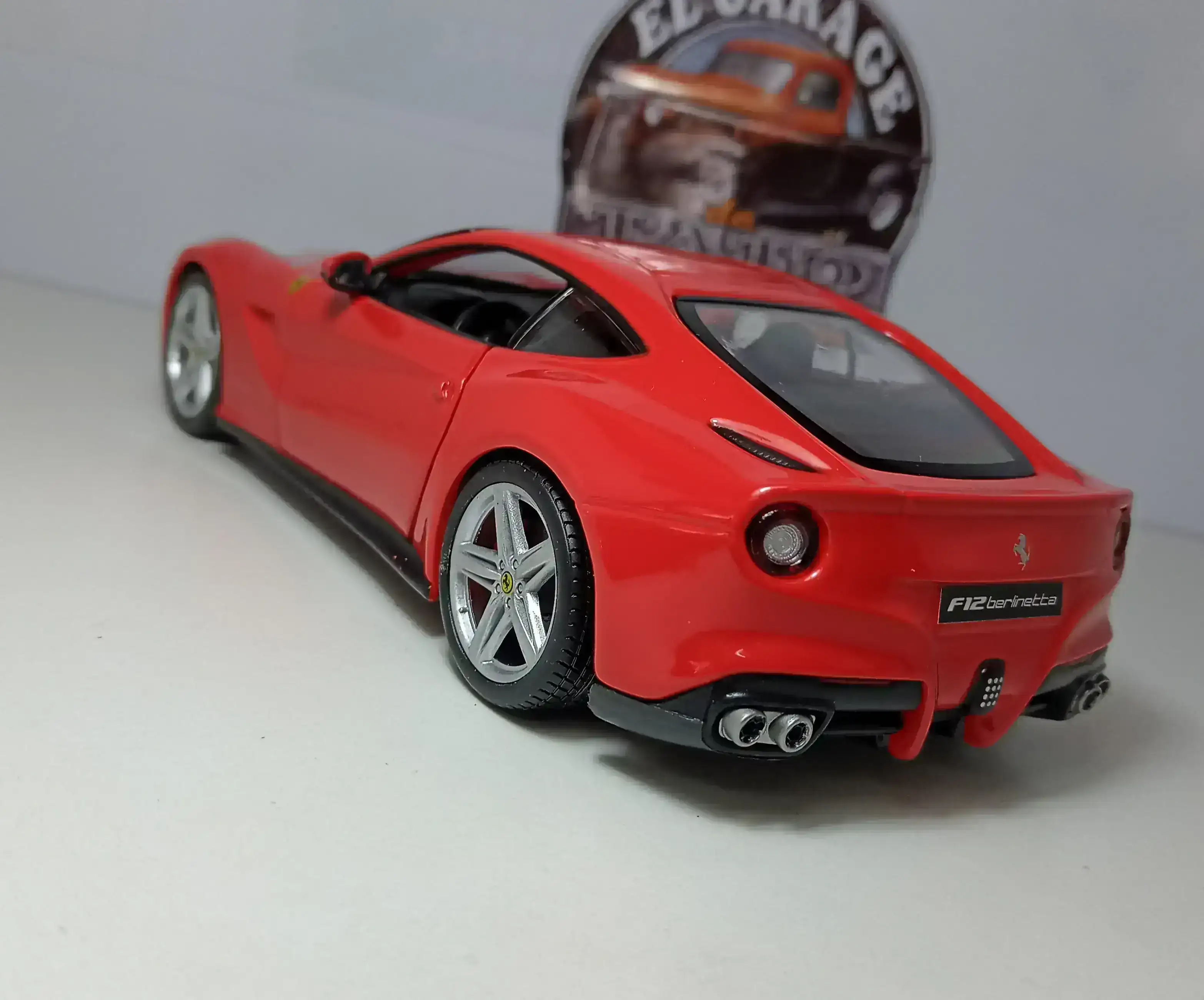 Ferrari f12 berlinetta 4