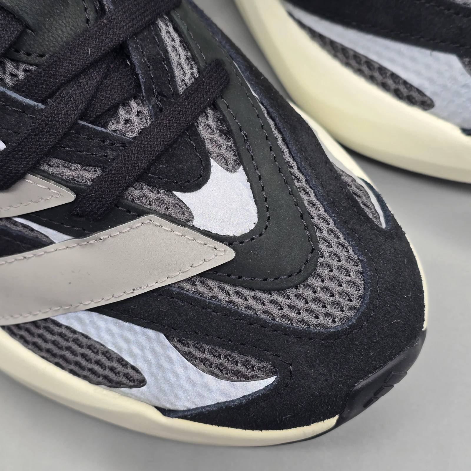 ADIDAS LIGHTBLAZE 5