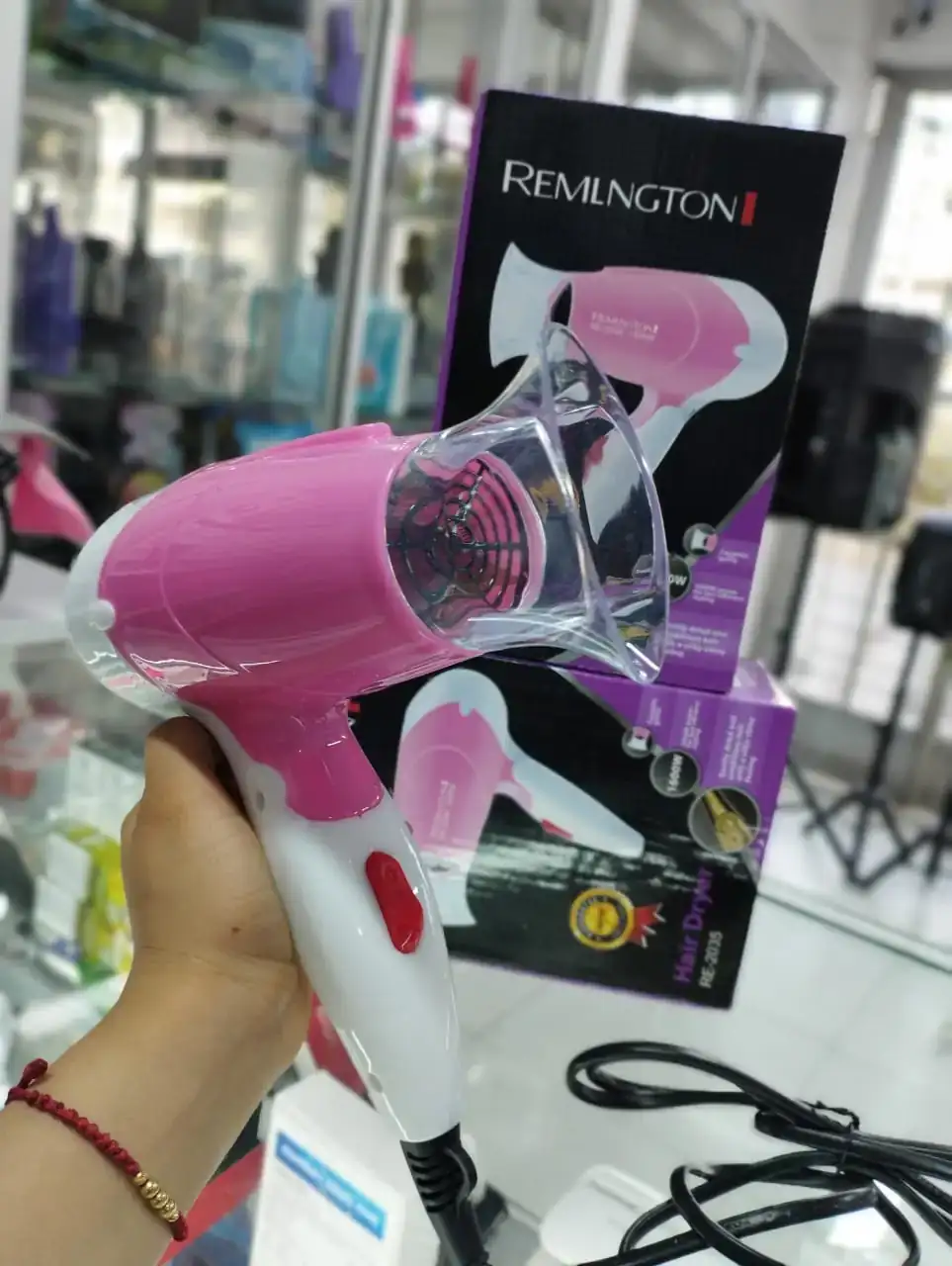 Secador Viajero Pórtatil 1600W REMLNGTON  con boquilla  3