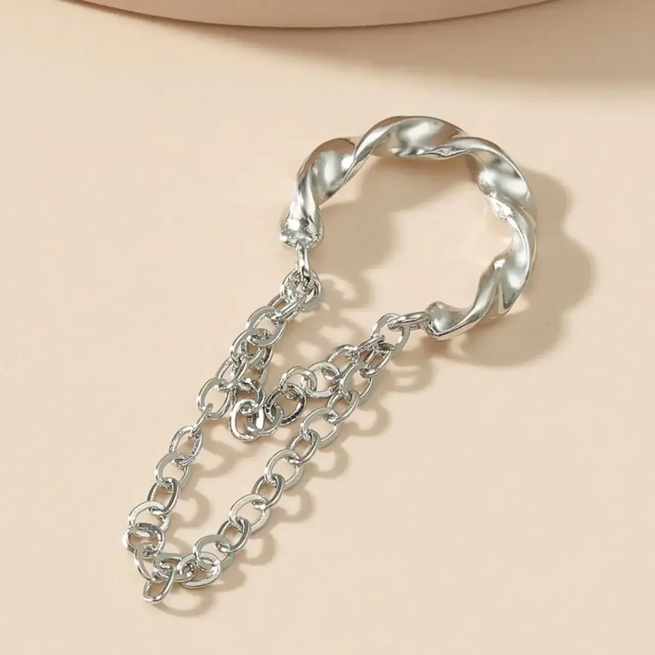 Ear Cuff Jash Plateado REF: B23 3