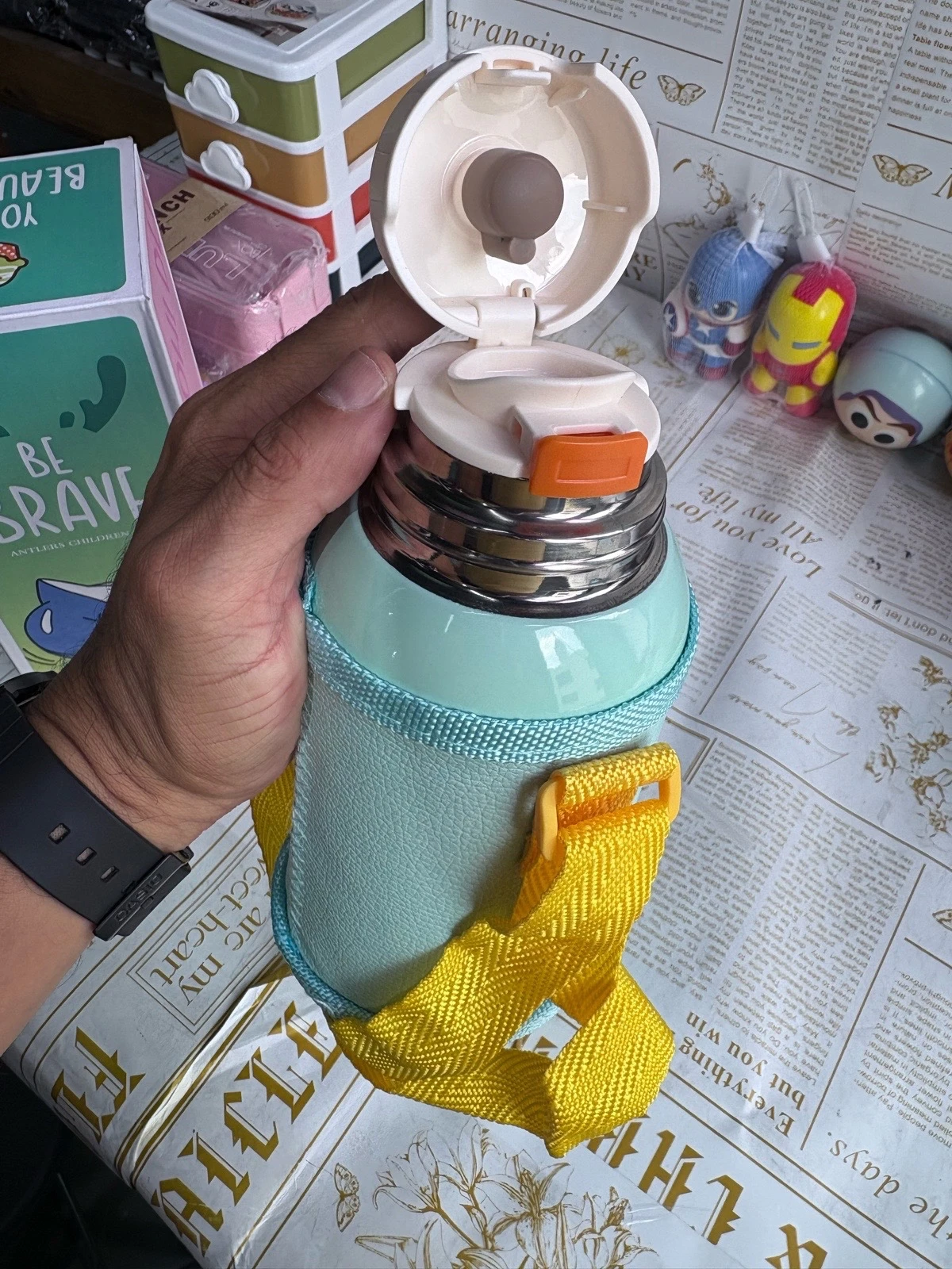 Termo acero inoxidable doble tapa con funda y taza.  4