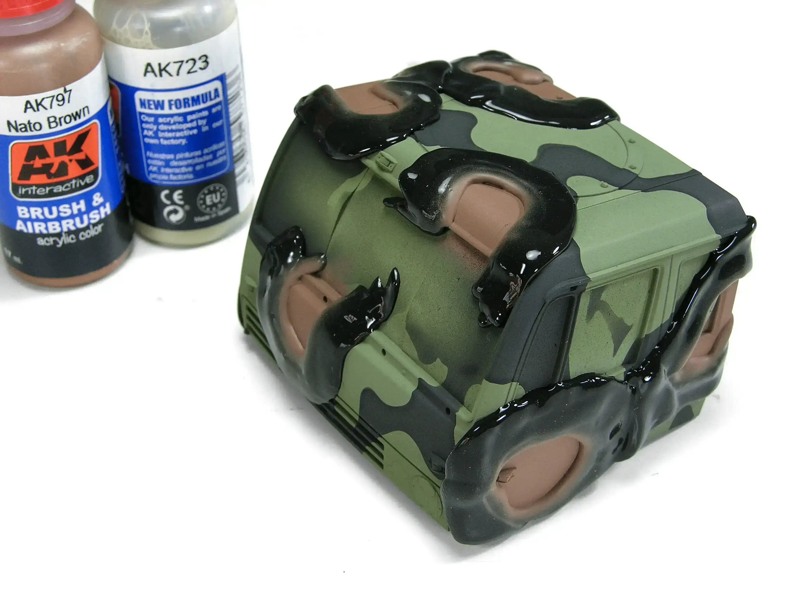 CAMOUFLAGE ELASTIC PUTTY 2
