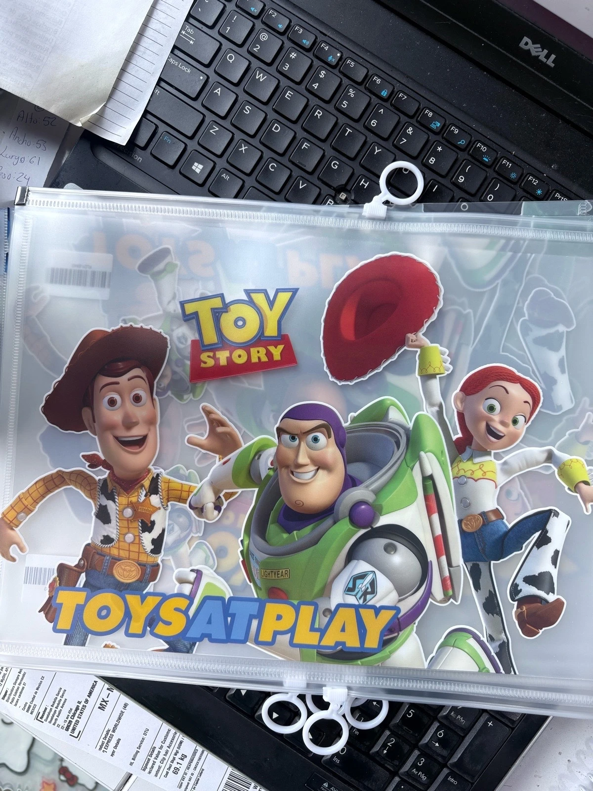 12 Folders de plastico tamaño carta de personajes  8