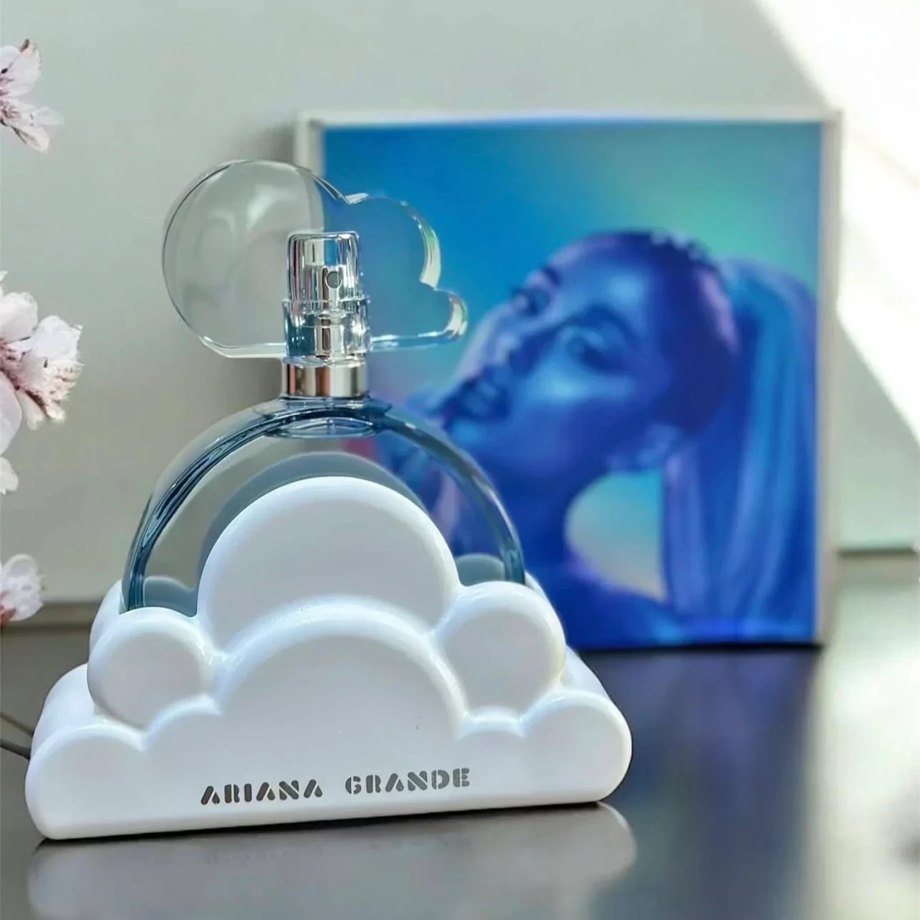 1.1 - Cloud Ariana Grande - Mujer