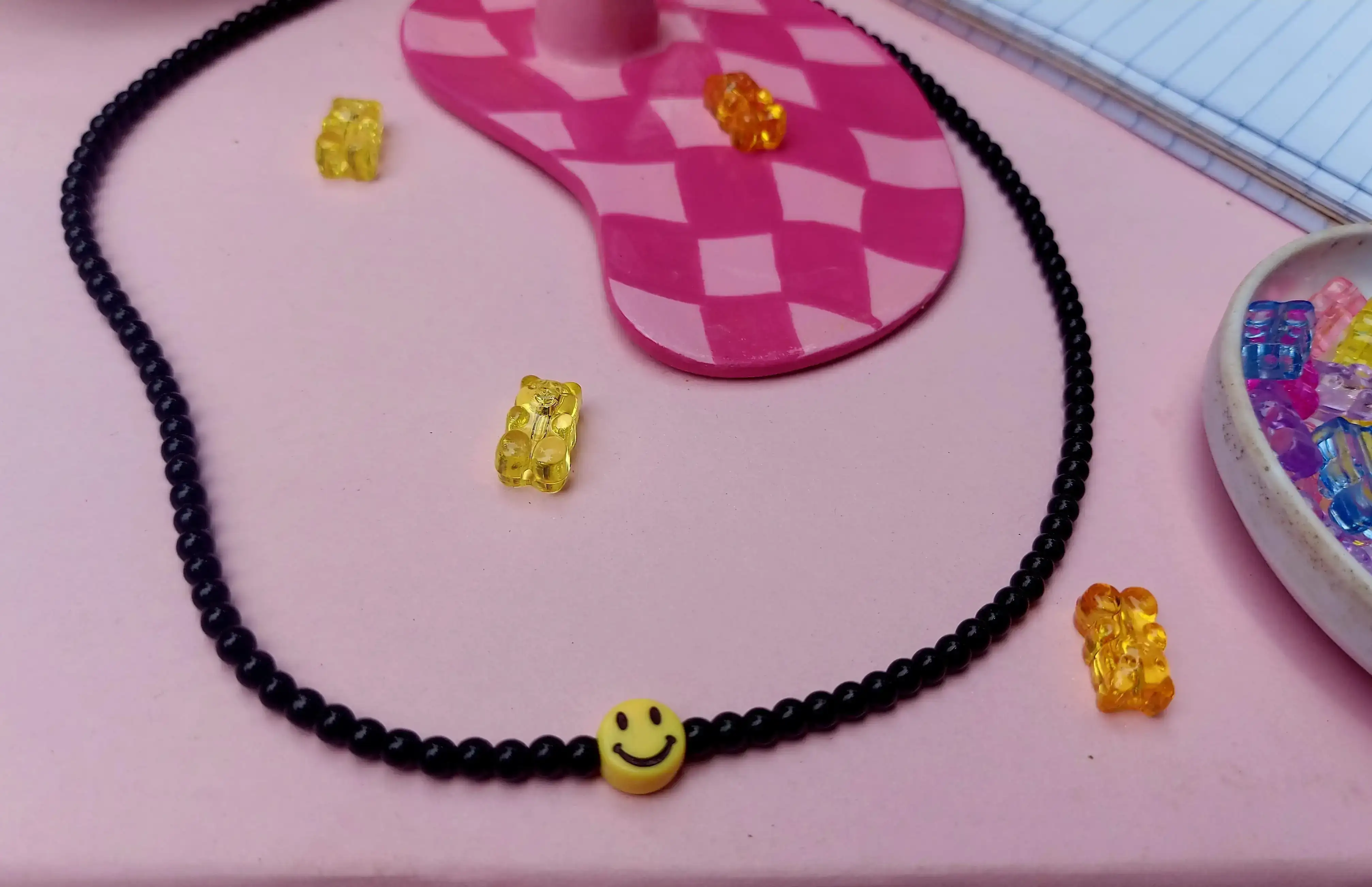 Collar  happy face en perla negra