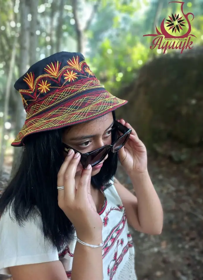 Sombrero con bordados  2