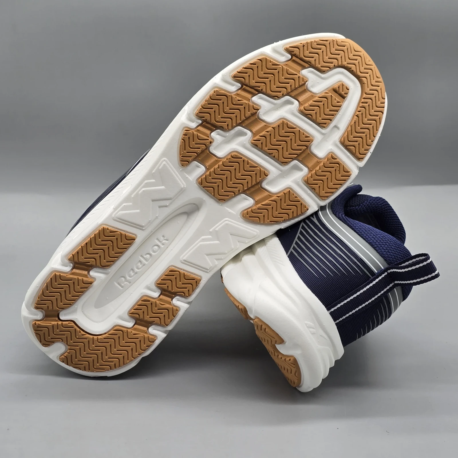 REEBOK ROAD STRIDER 9