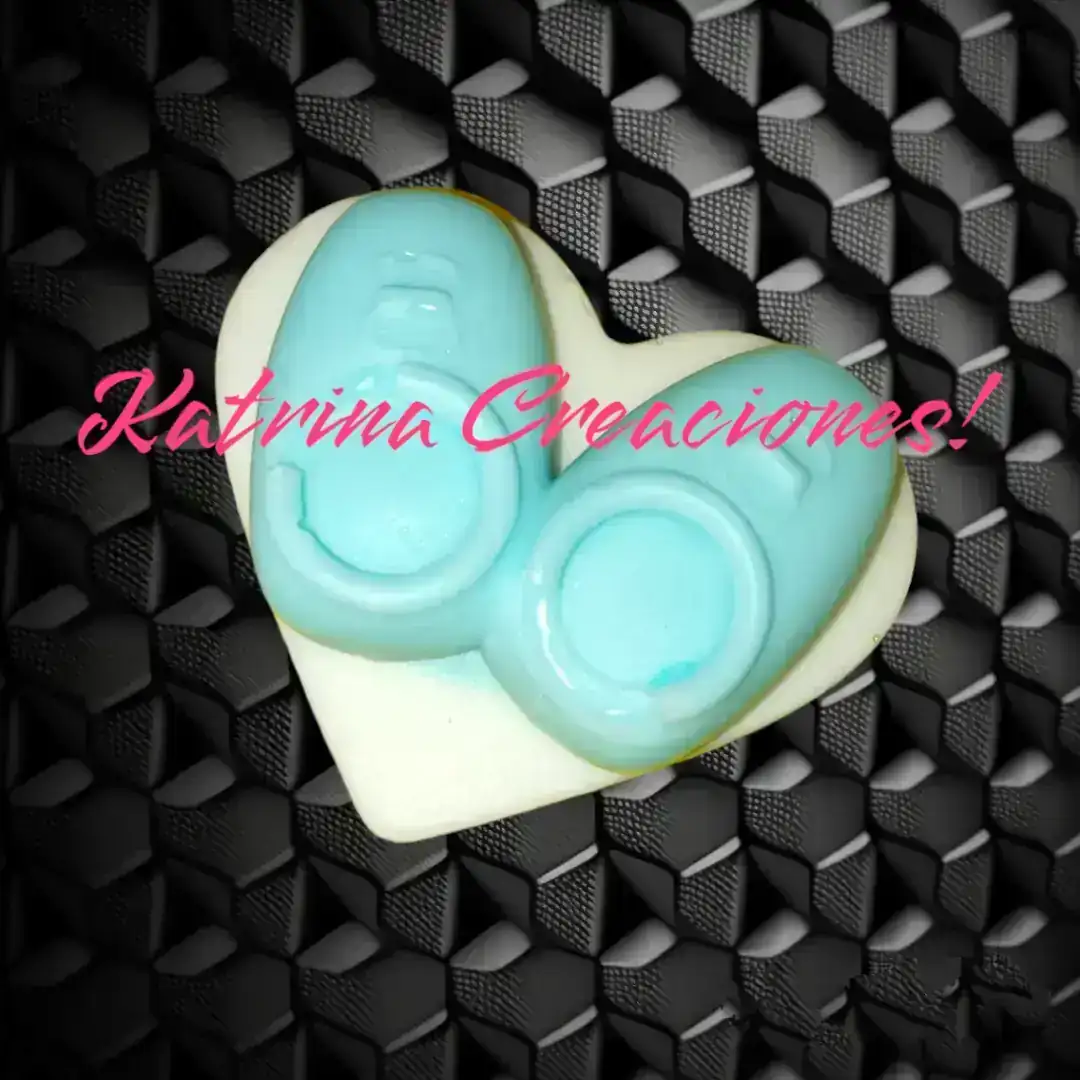 Souvenils zapatitos bebé en corazón. 2
