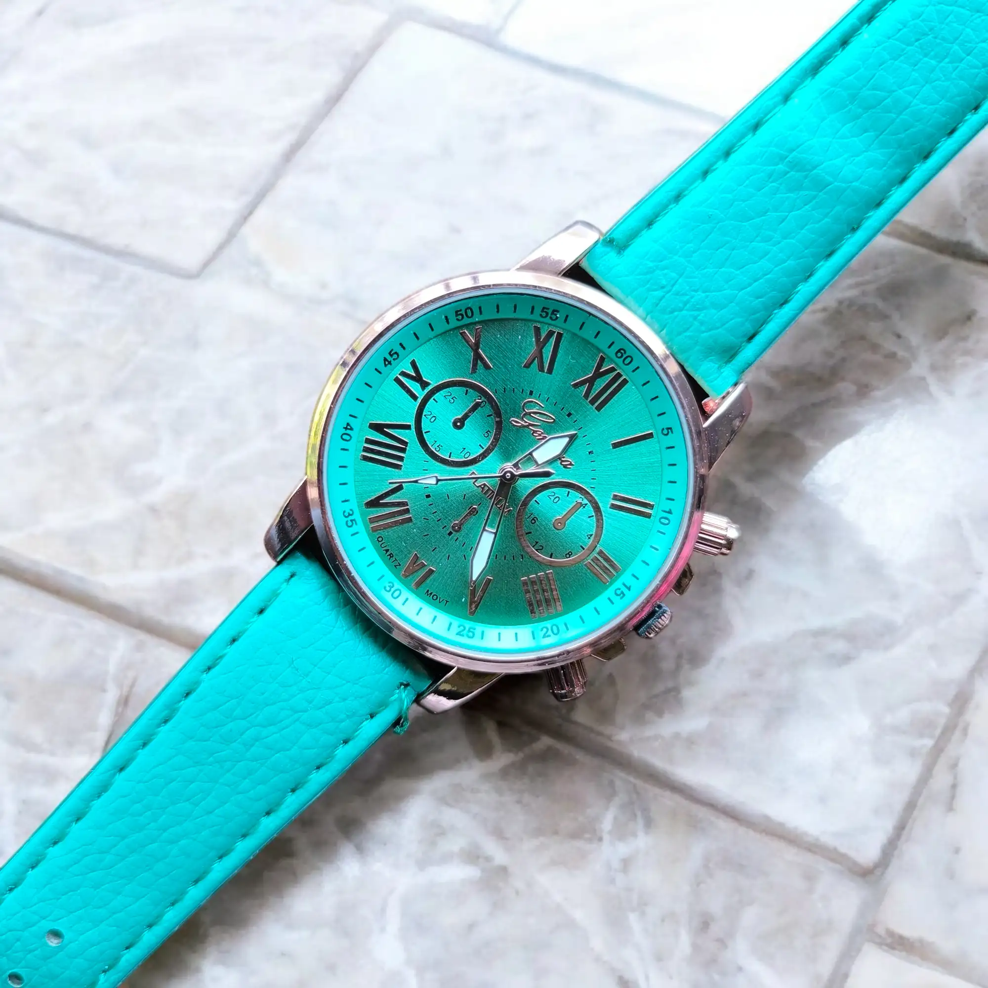Reloj Redondo Turquesa  2