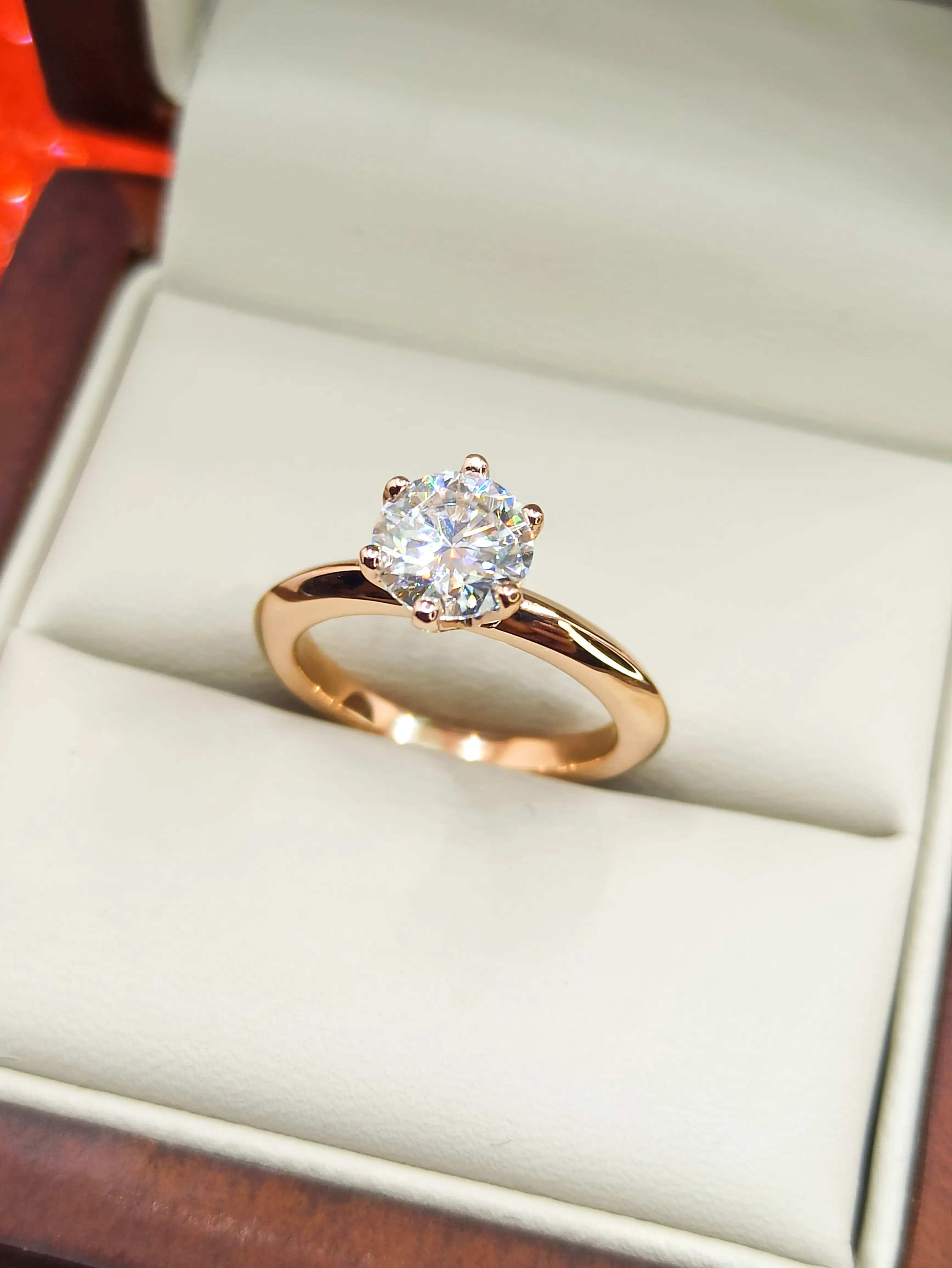 Anillo Tiffany Moissanita