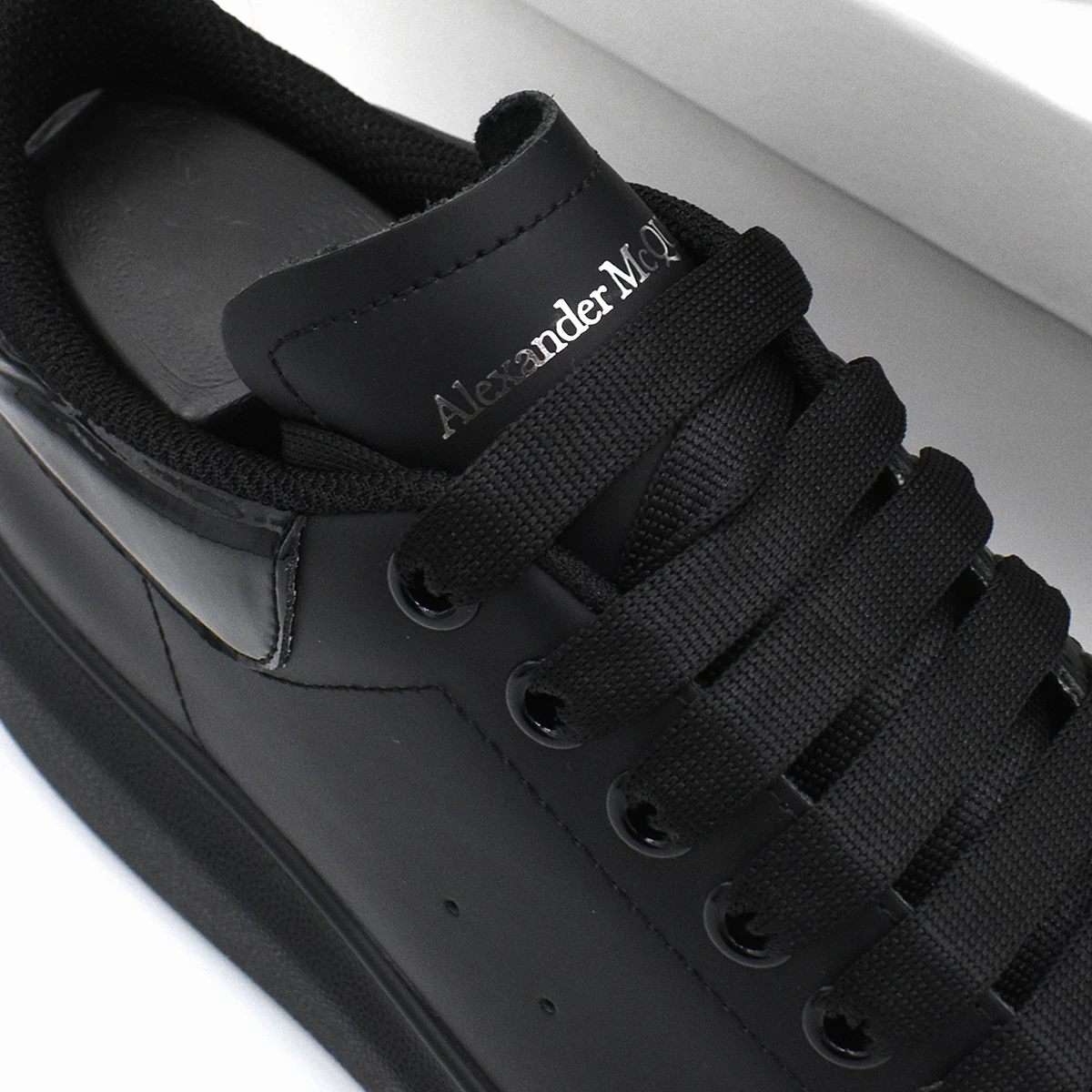 Alexander McQueen Oversized en negro 4