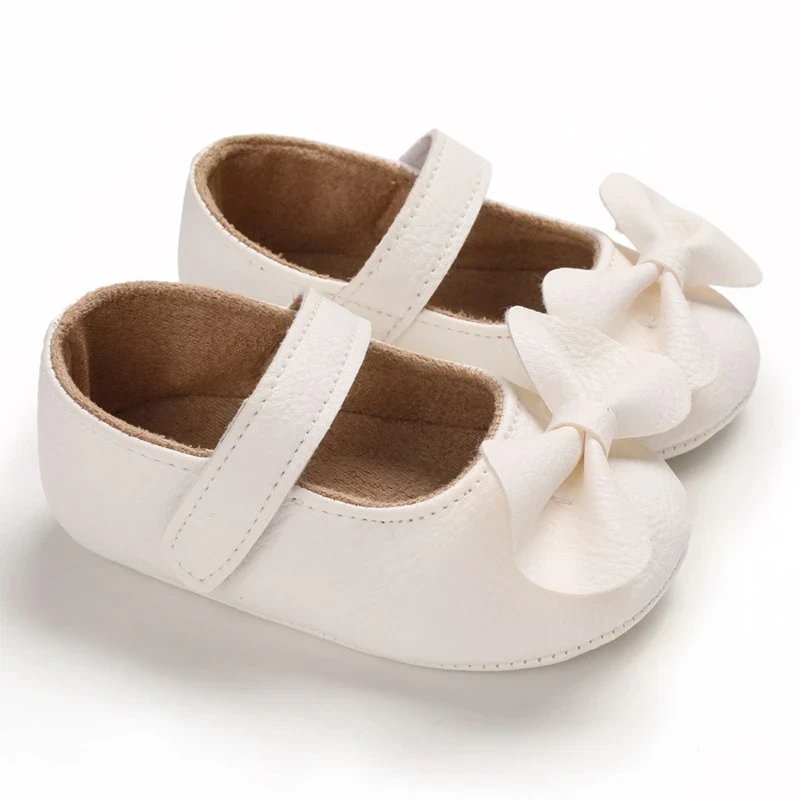 ZAPATITOS BLANCOS LAZOS 3