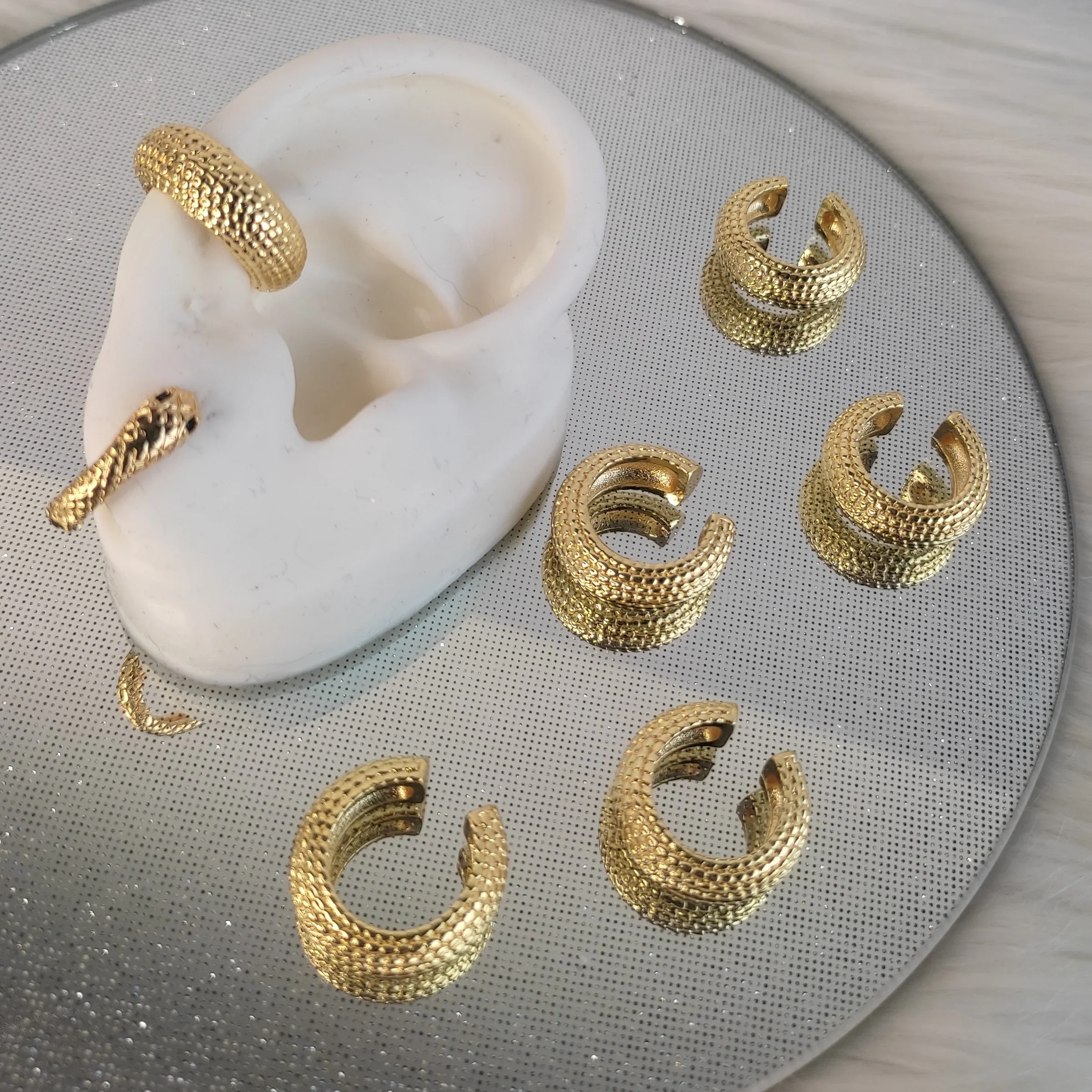EARCUFF TEXTURE 2