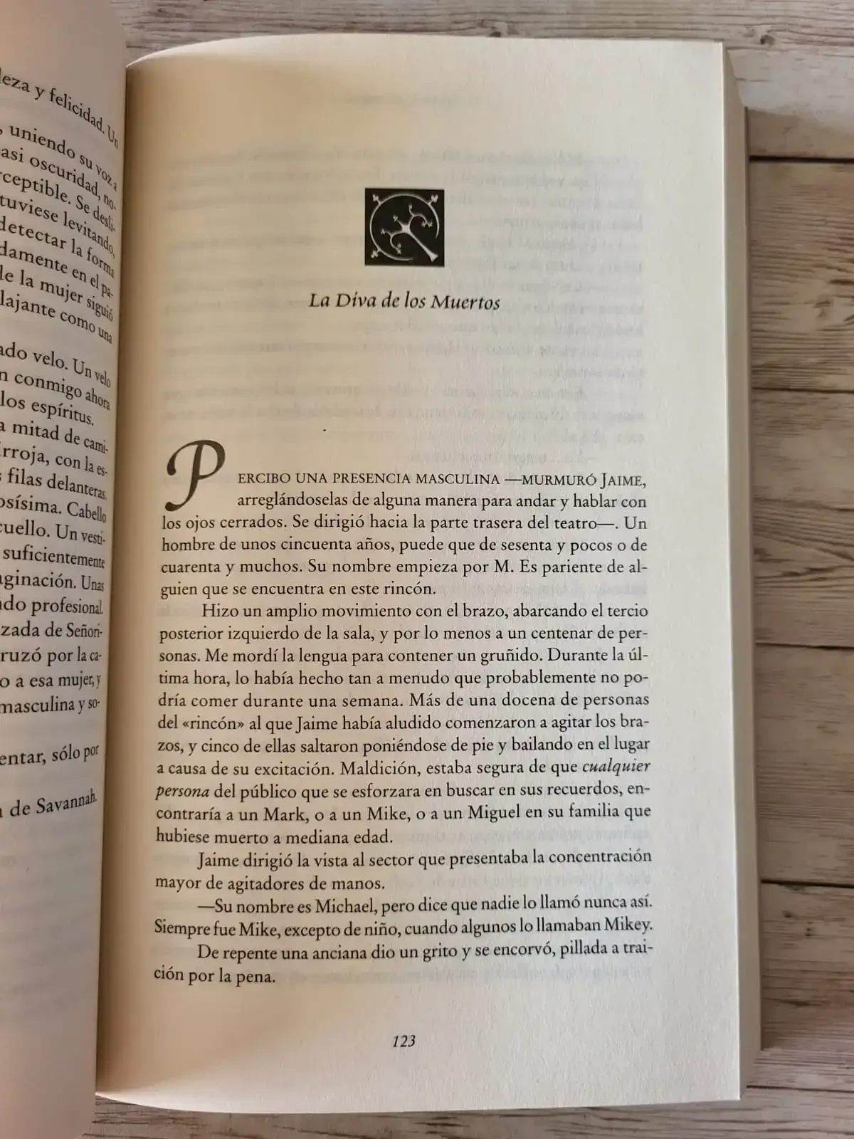 Algo más que magia / Keller Armstrong /Sobrenatural /Asesinatos 3