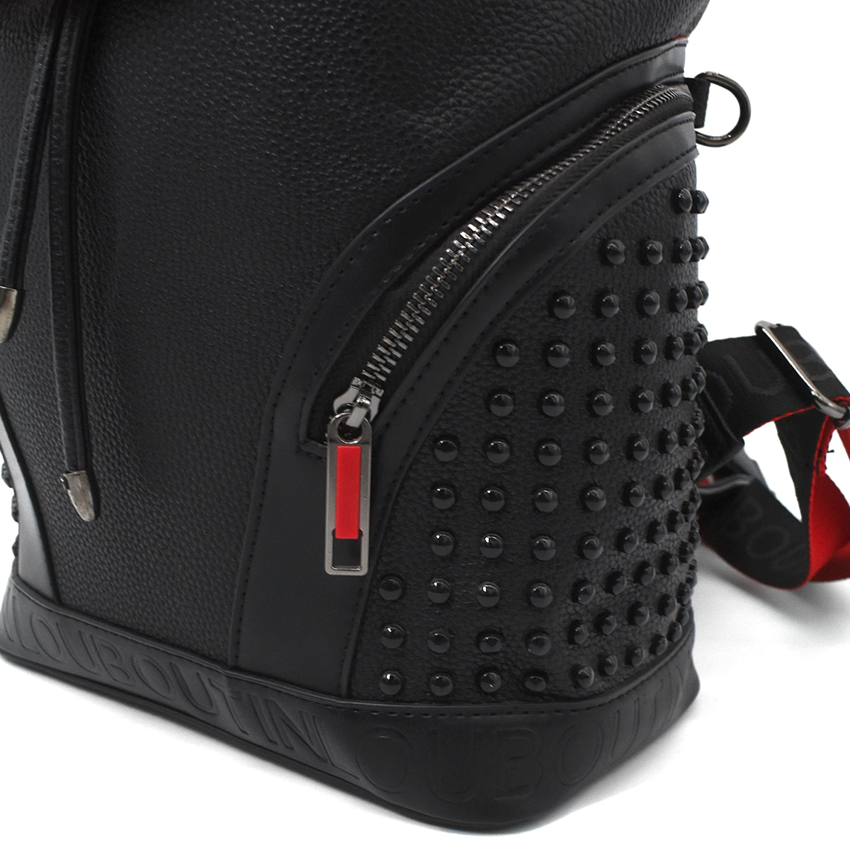 MOCHILA LOUBOUTIN  8