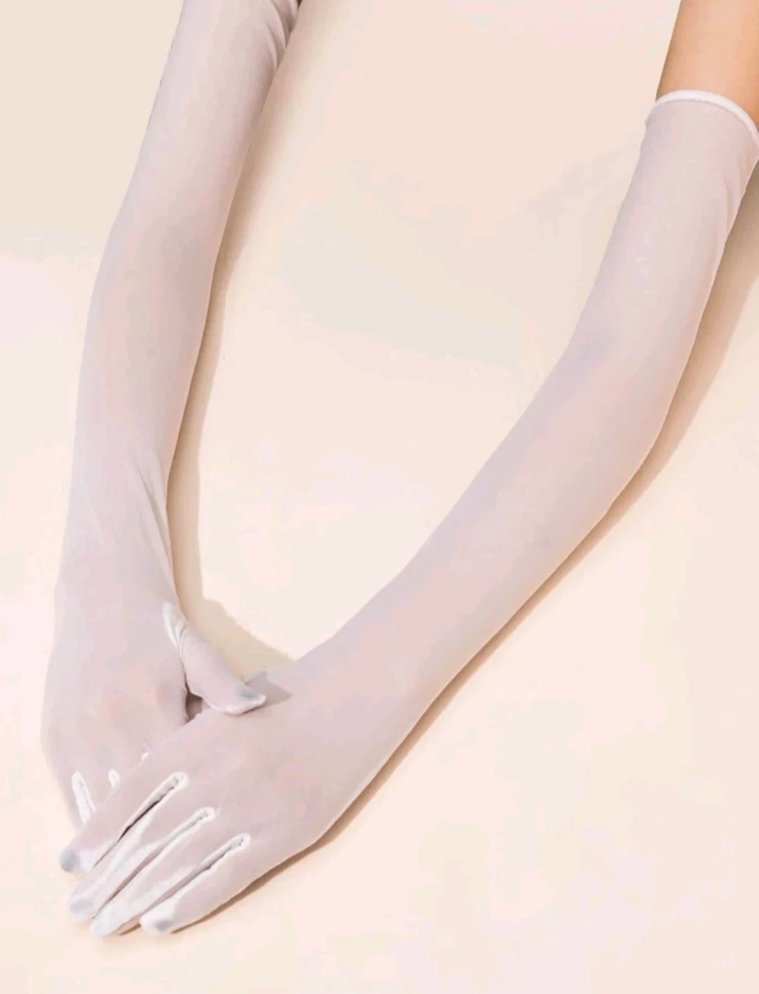 Par Guantes blancos 3