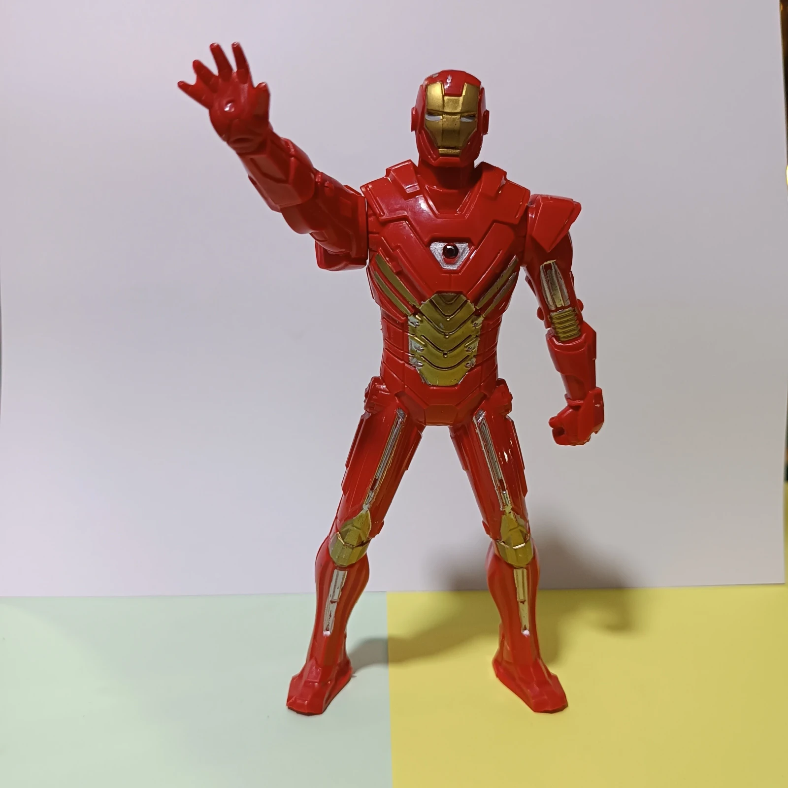 MUÑECO IRON MAN PEQUEÑO 