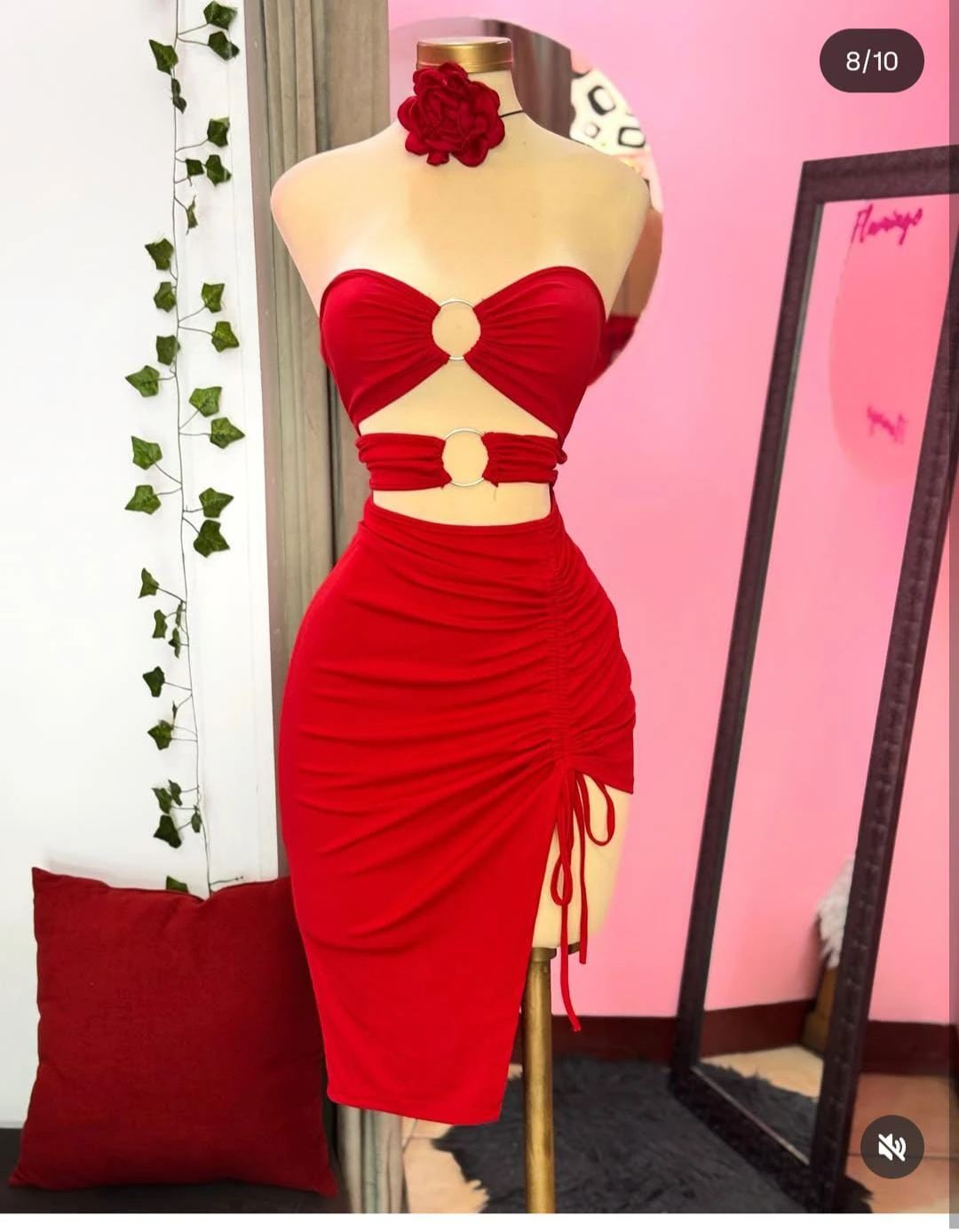 VESTIDO CON ABERTURA AJUSTABLE 