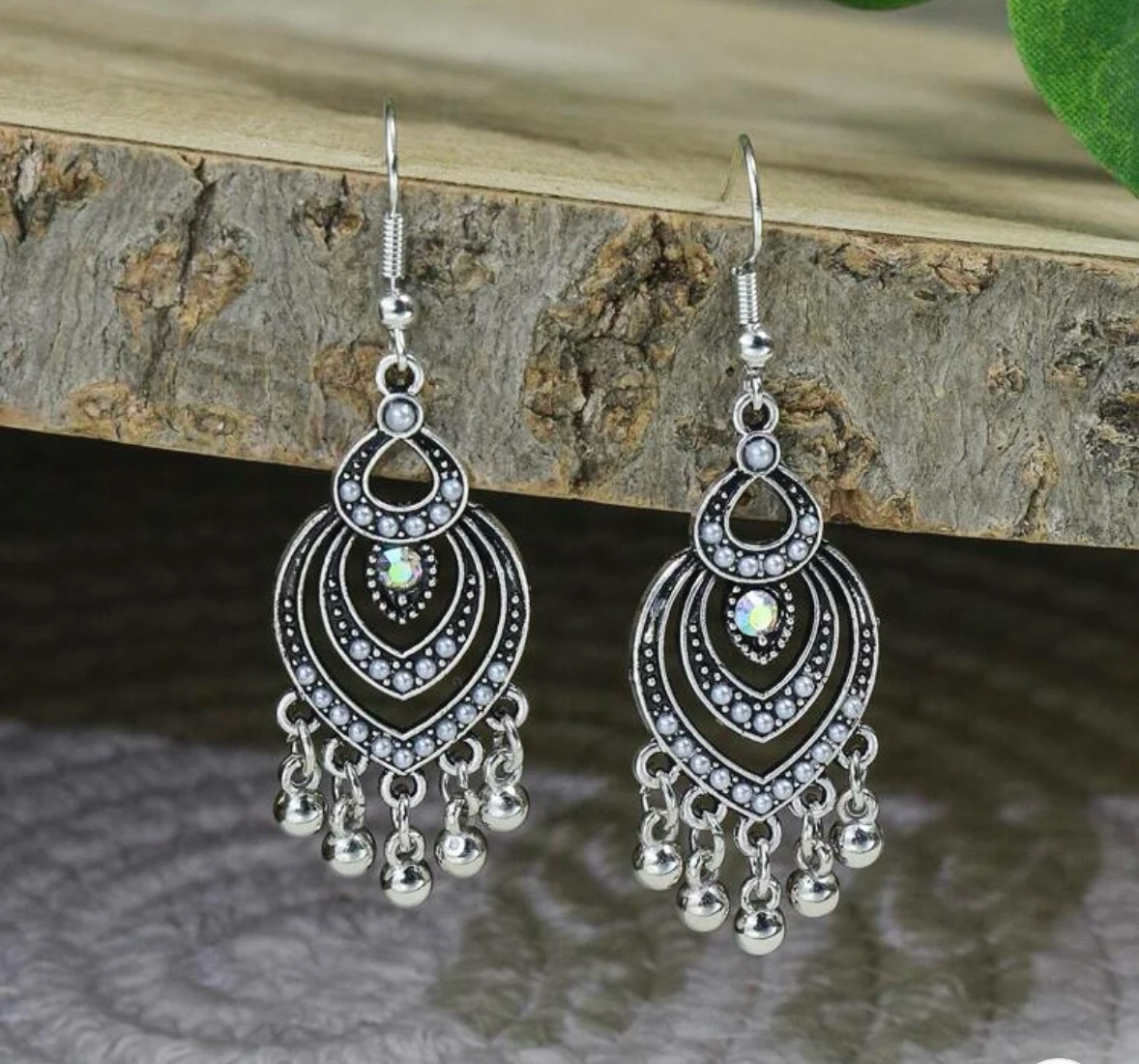  Set estilo jhumka con borlas metálicas  2